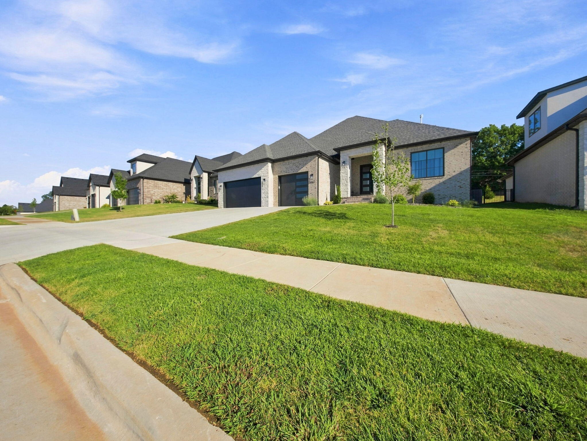 3925 East Woodhue Street Property Photo 3