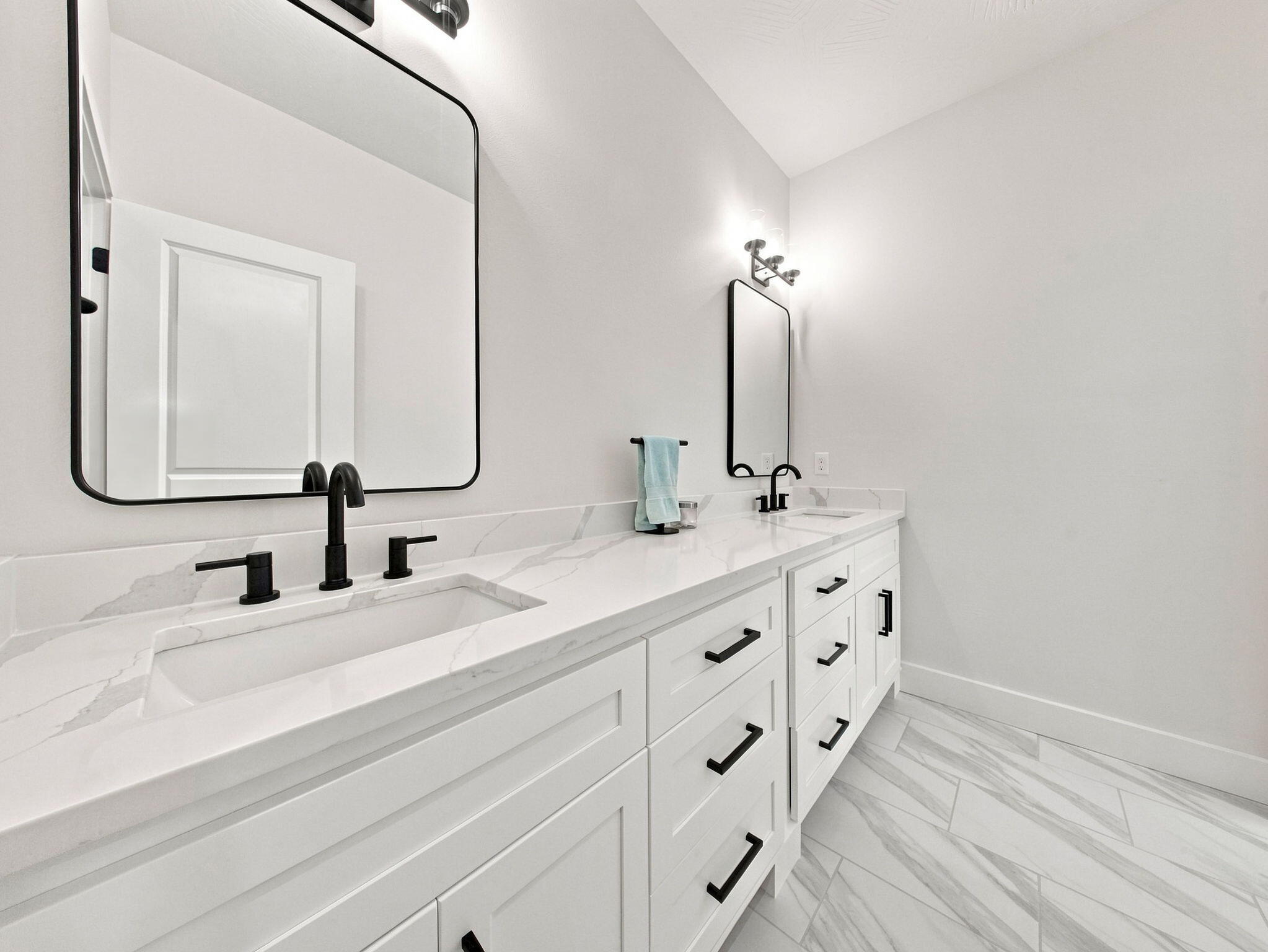 3925 East Woodhue Street Property Photo 37