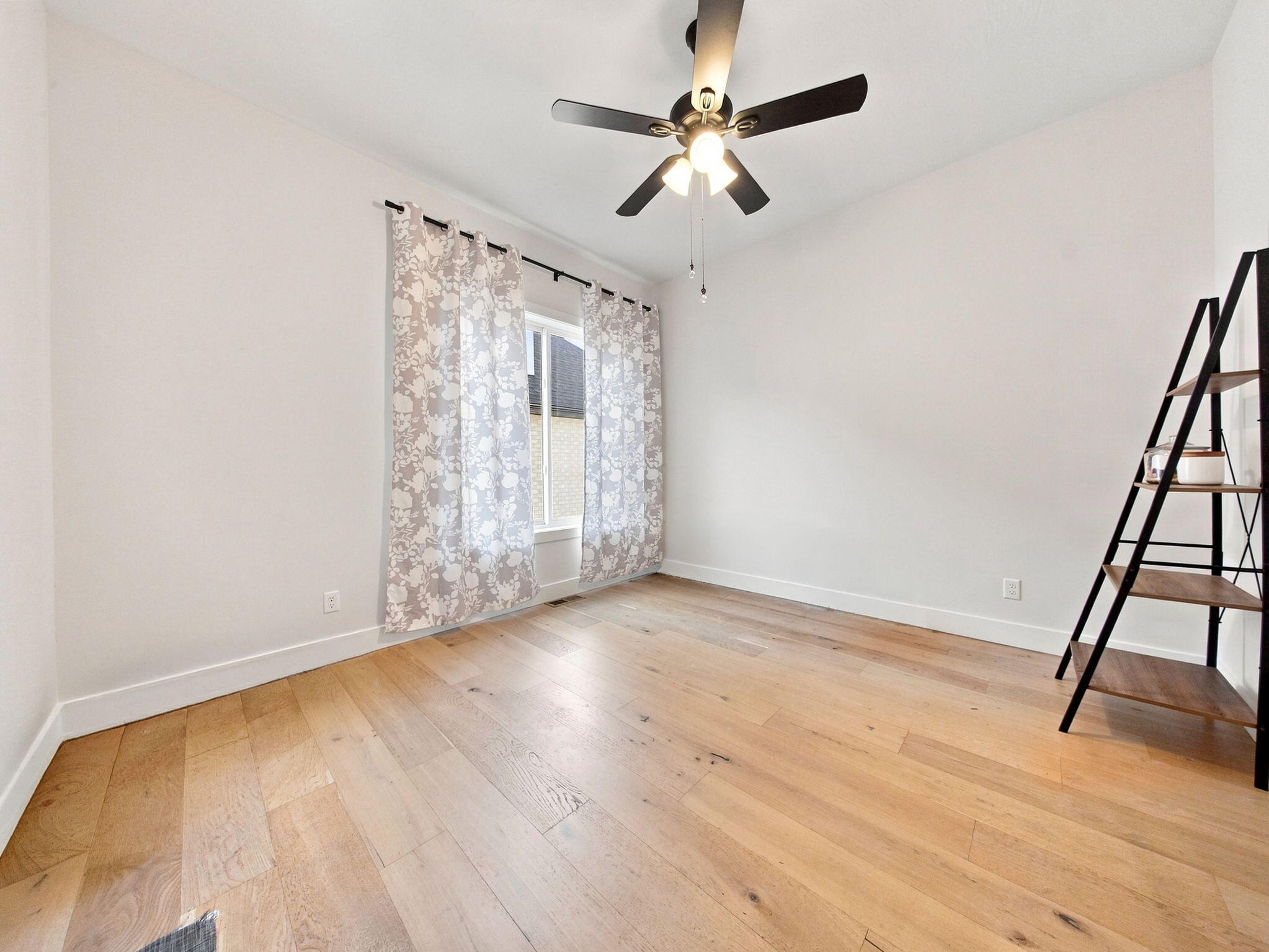 3925 East Woodhue Street Property Photo 41