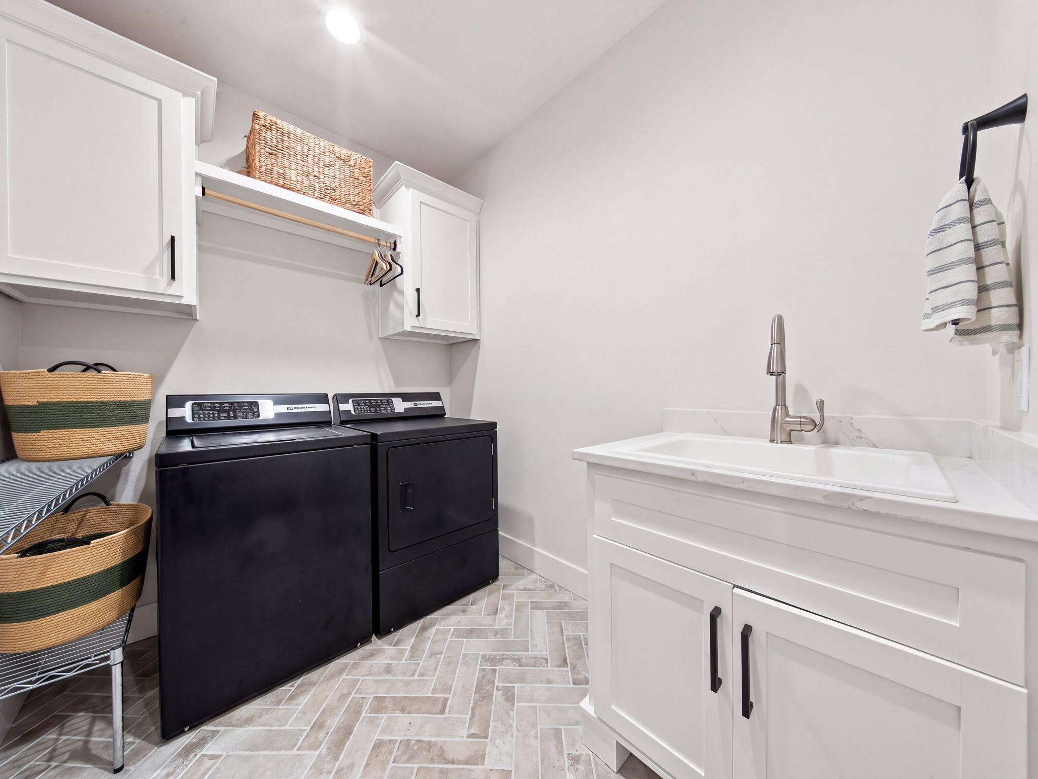 3925 East Woodhue Street Property Photo 43