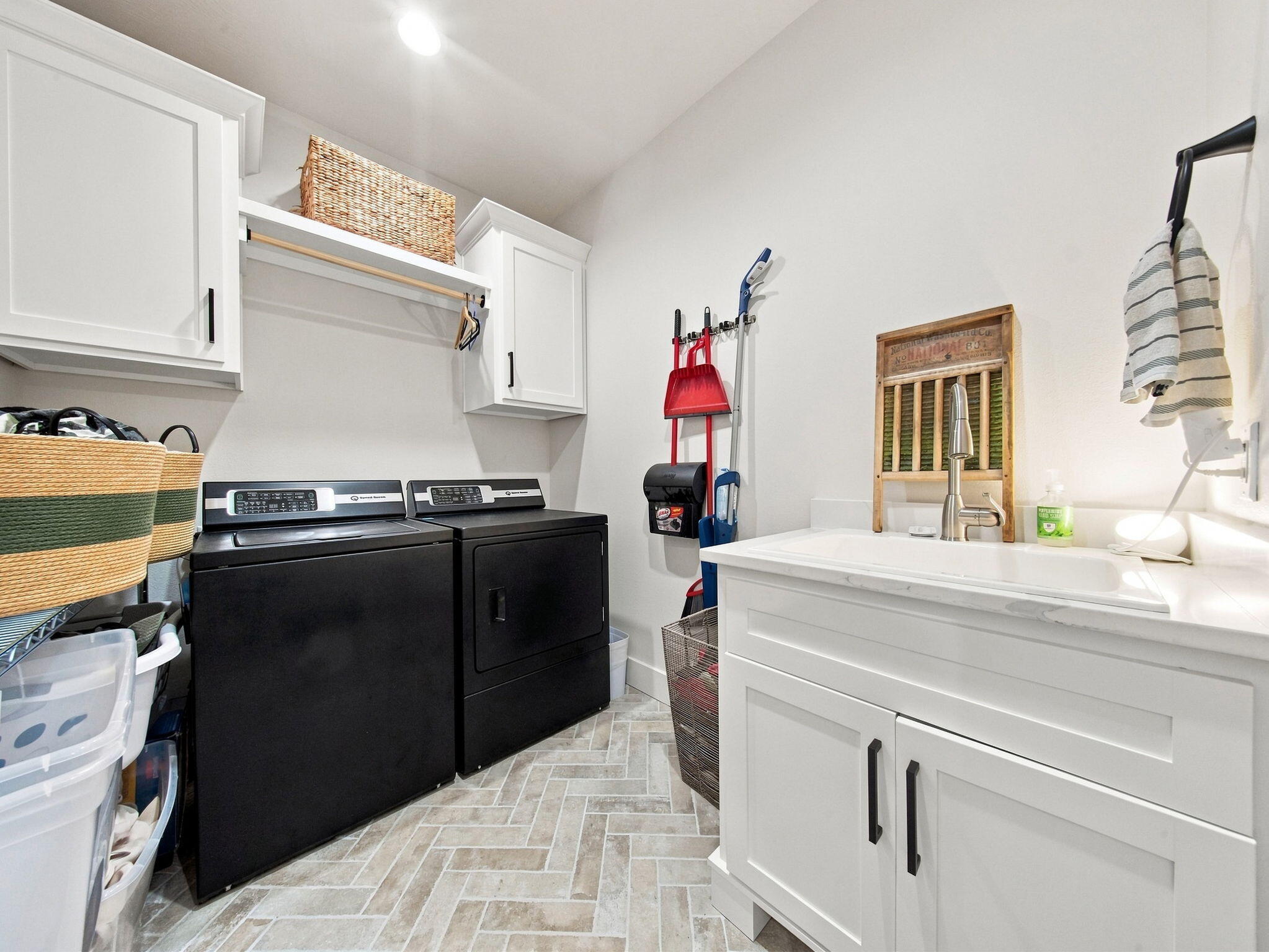 3925 East Woodhue Street Property Photo 44