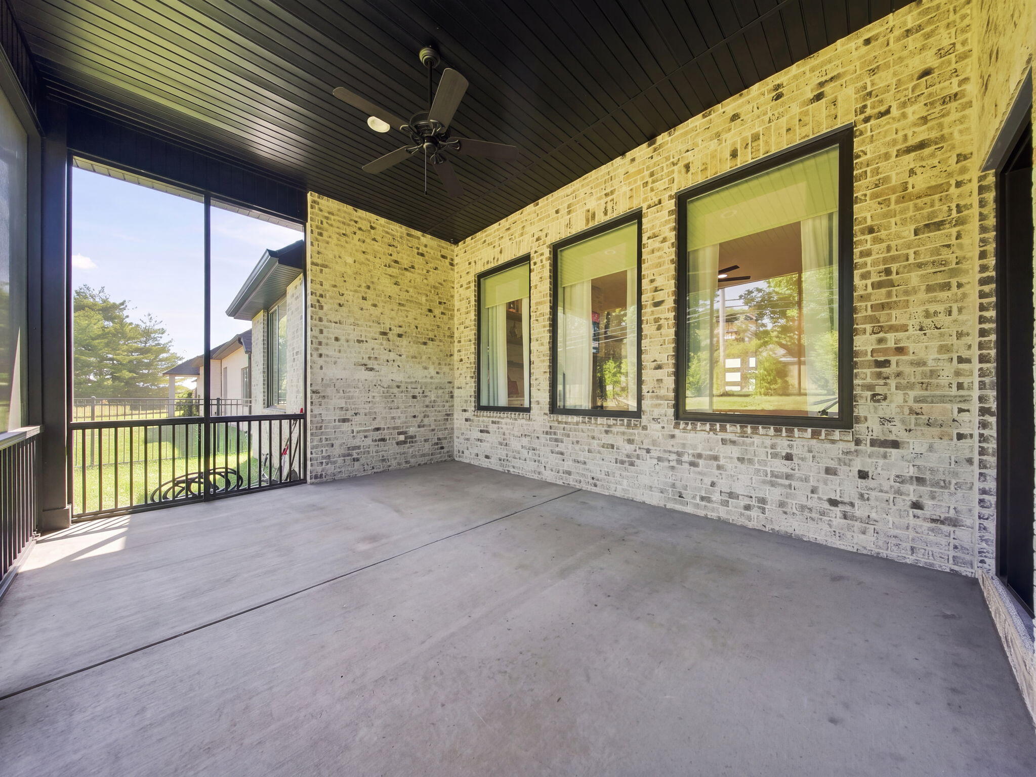 3925 East Woodhue Street Property Photo 54