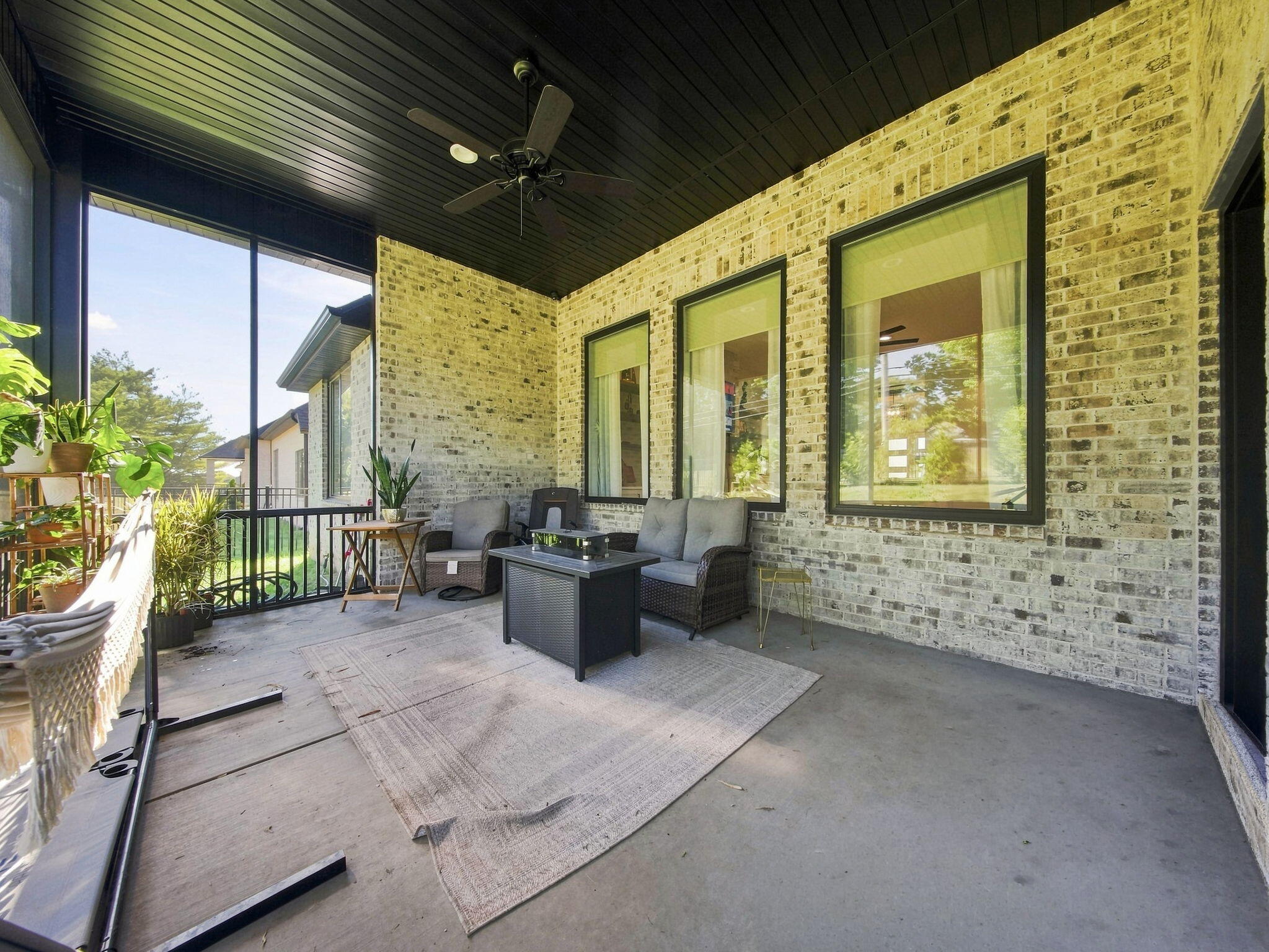 3925 East Woodhue Street Property Photo 56