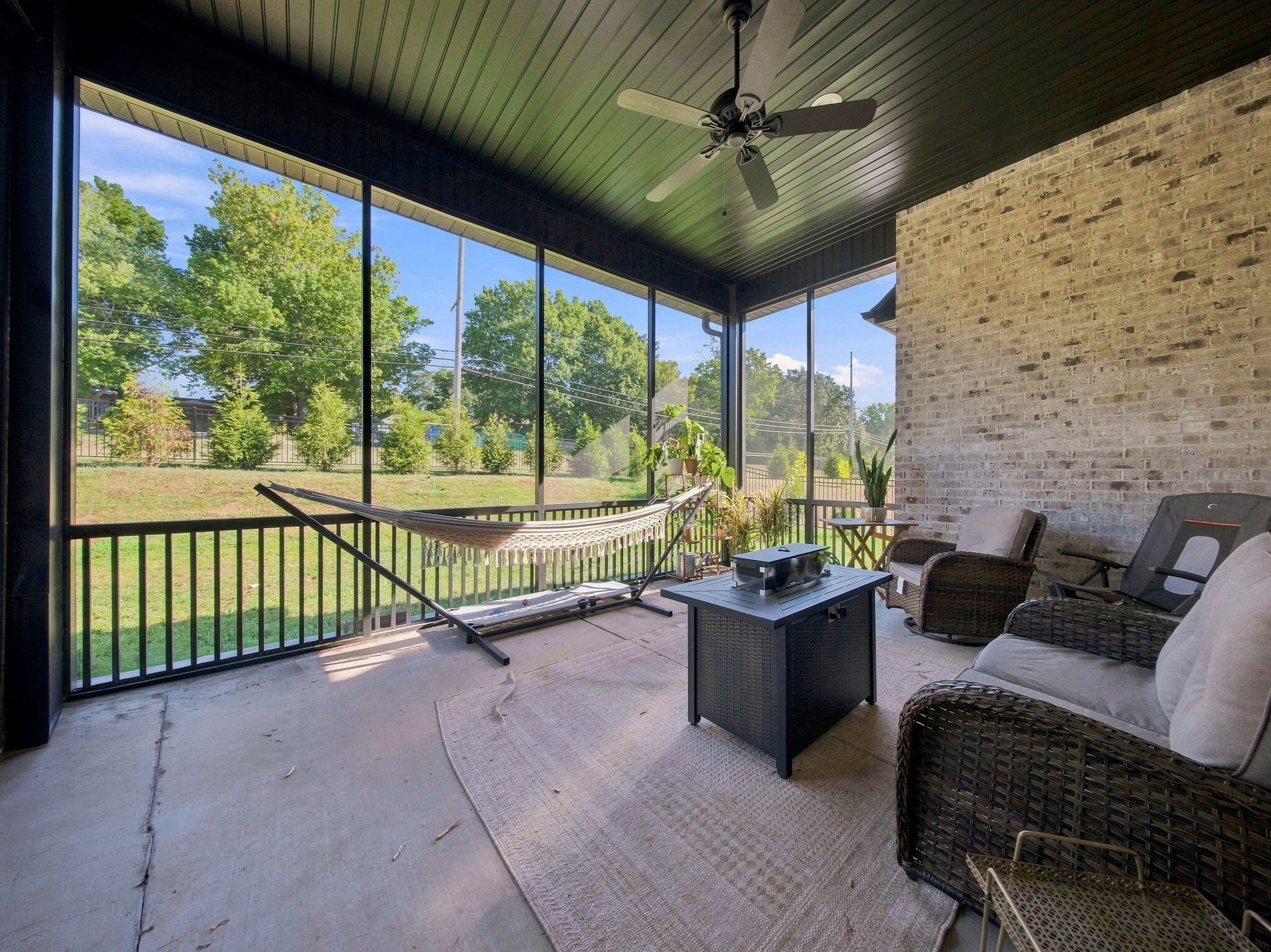 3925 East Woodhue Street Property Photo 58