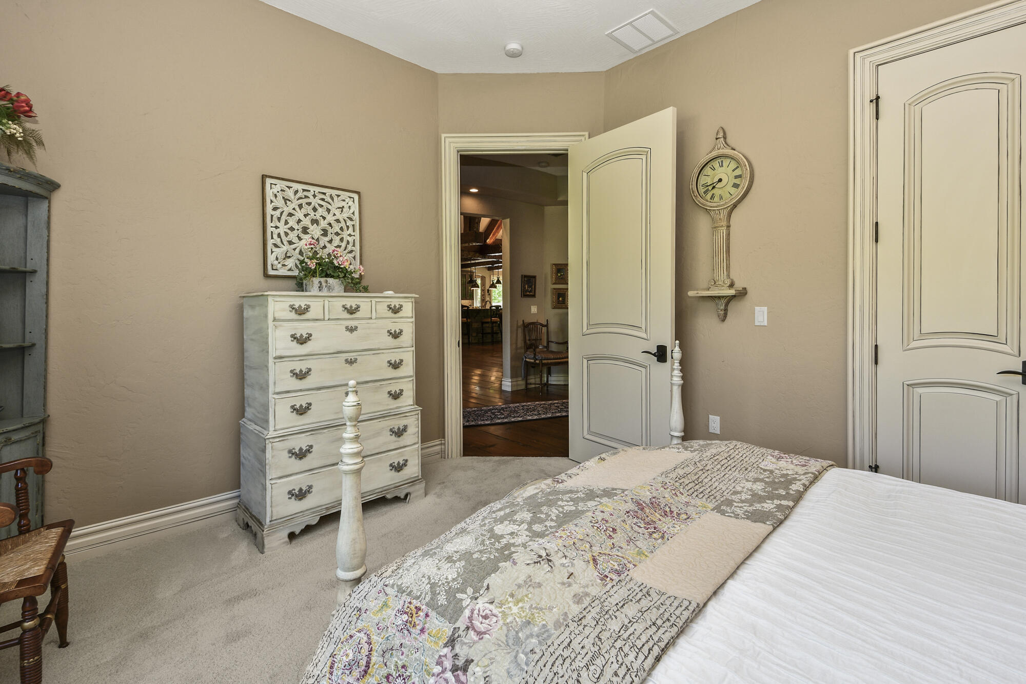 203 Secret Lane Property Photo 33