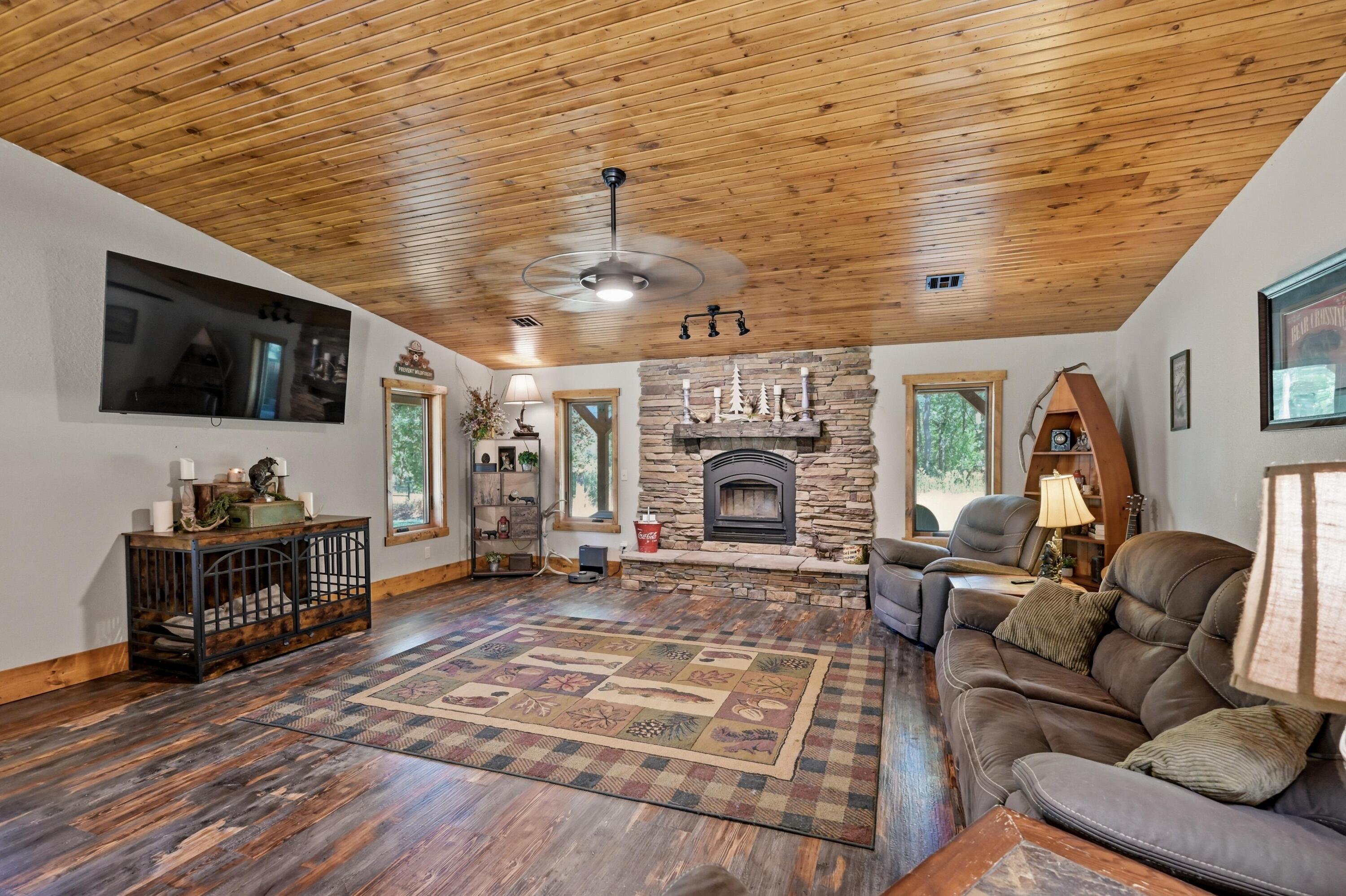 8309 Nighthawk Road Property Photo 7