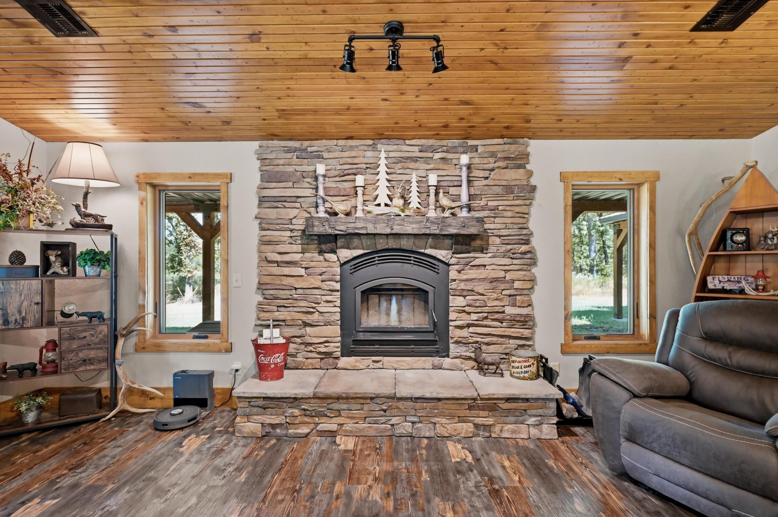 8309 Nighthawk Road Property Photo 8