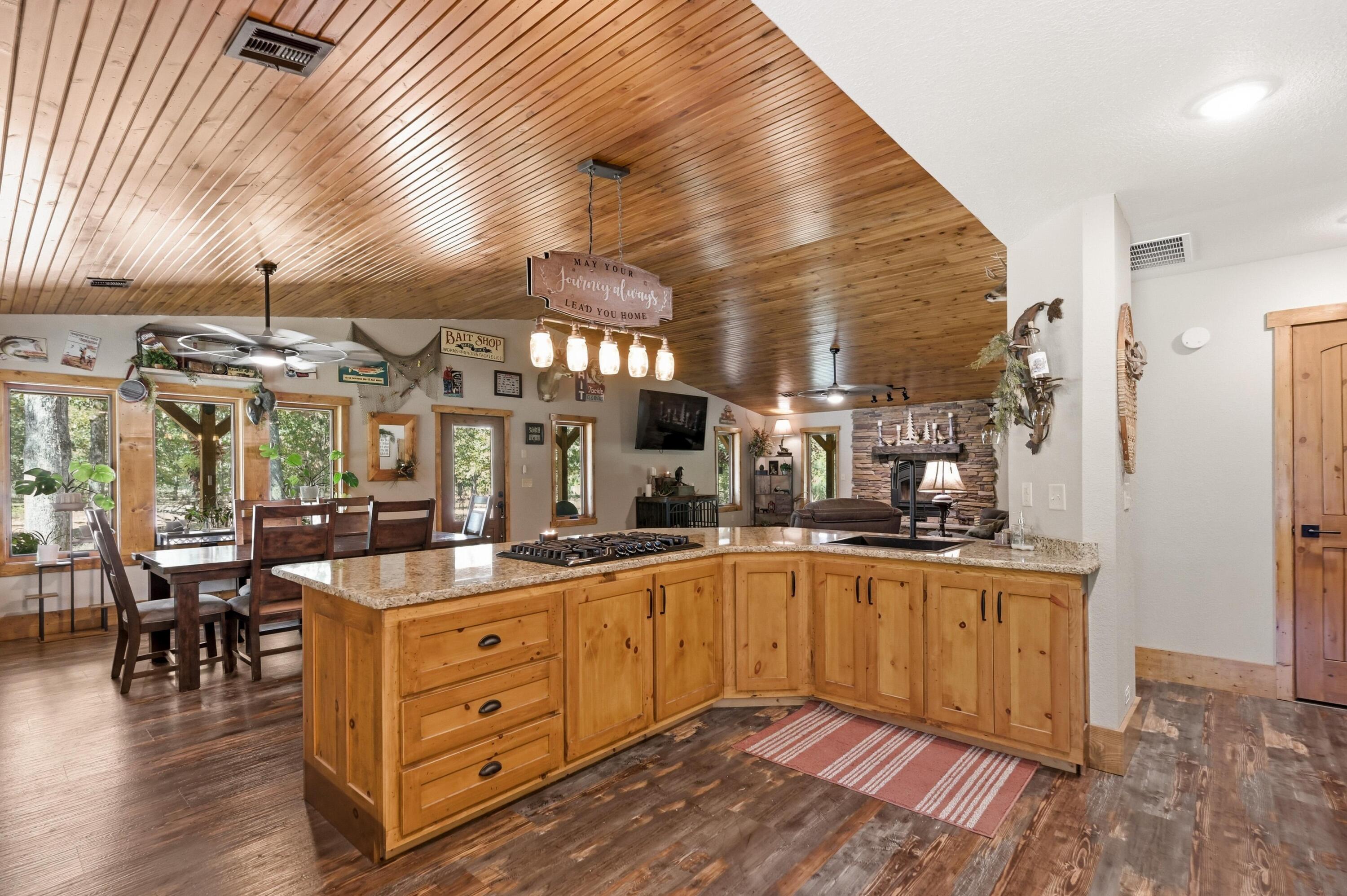 8309 Nighthawk Road Property Photo 14