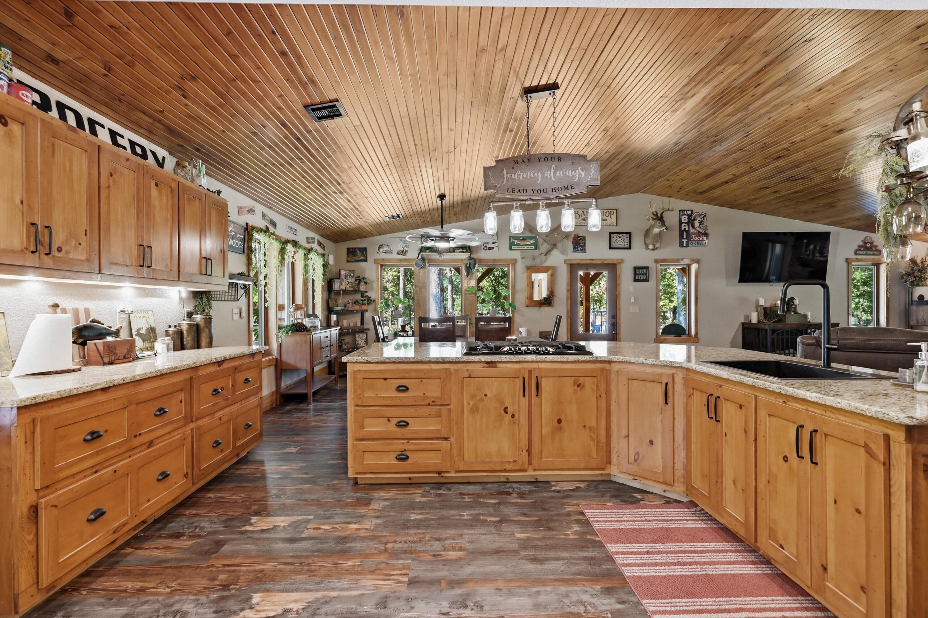 8309 Nighthawk Road Property Photo 15
