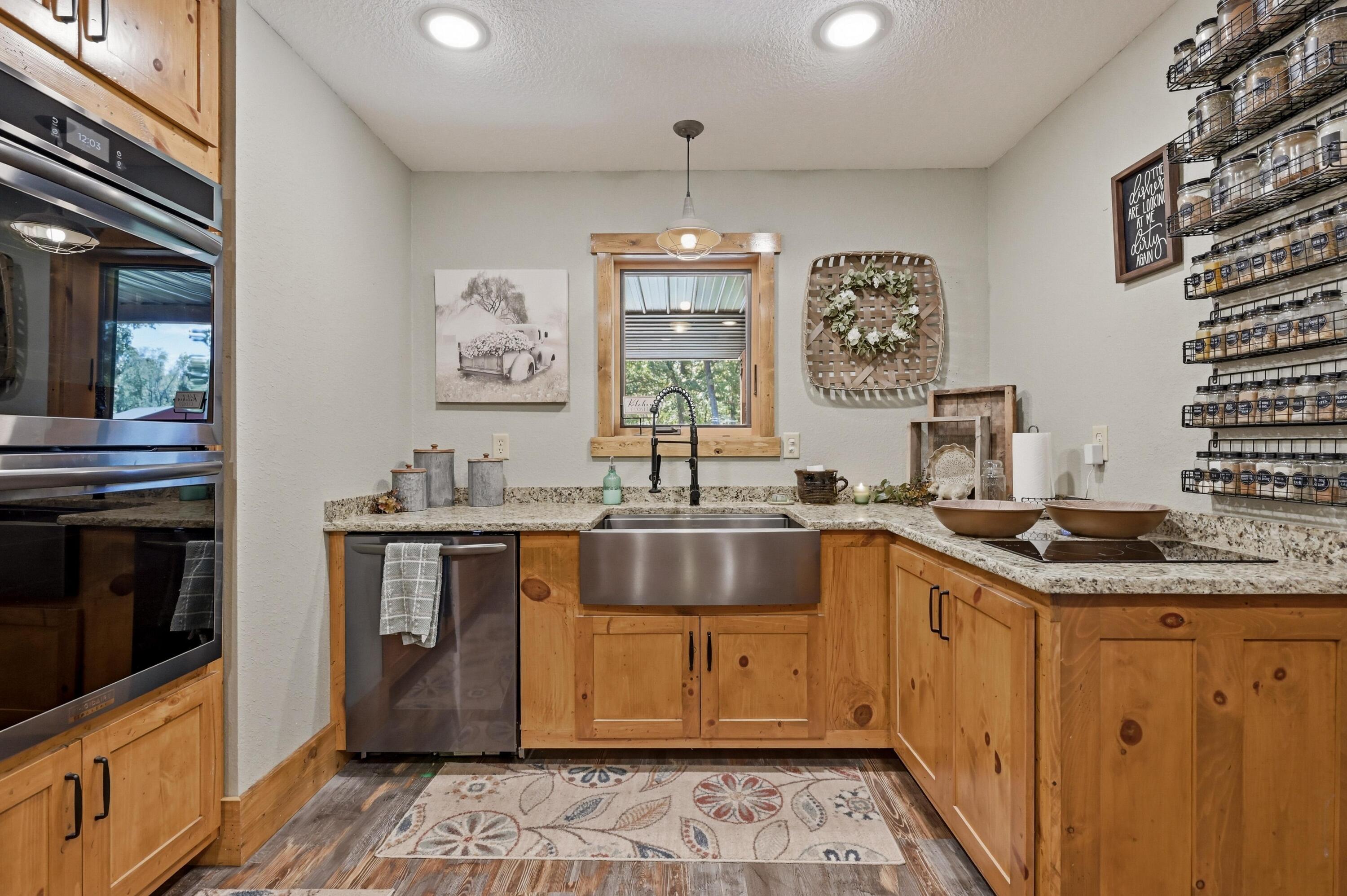 8309 Nighthawk Road Property Photo 17