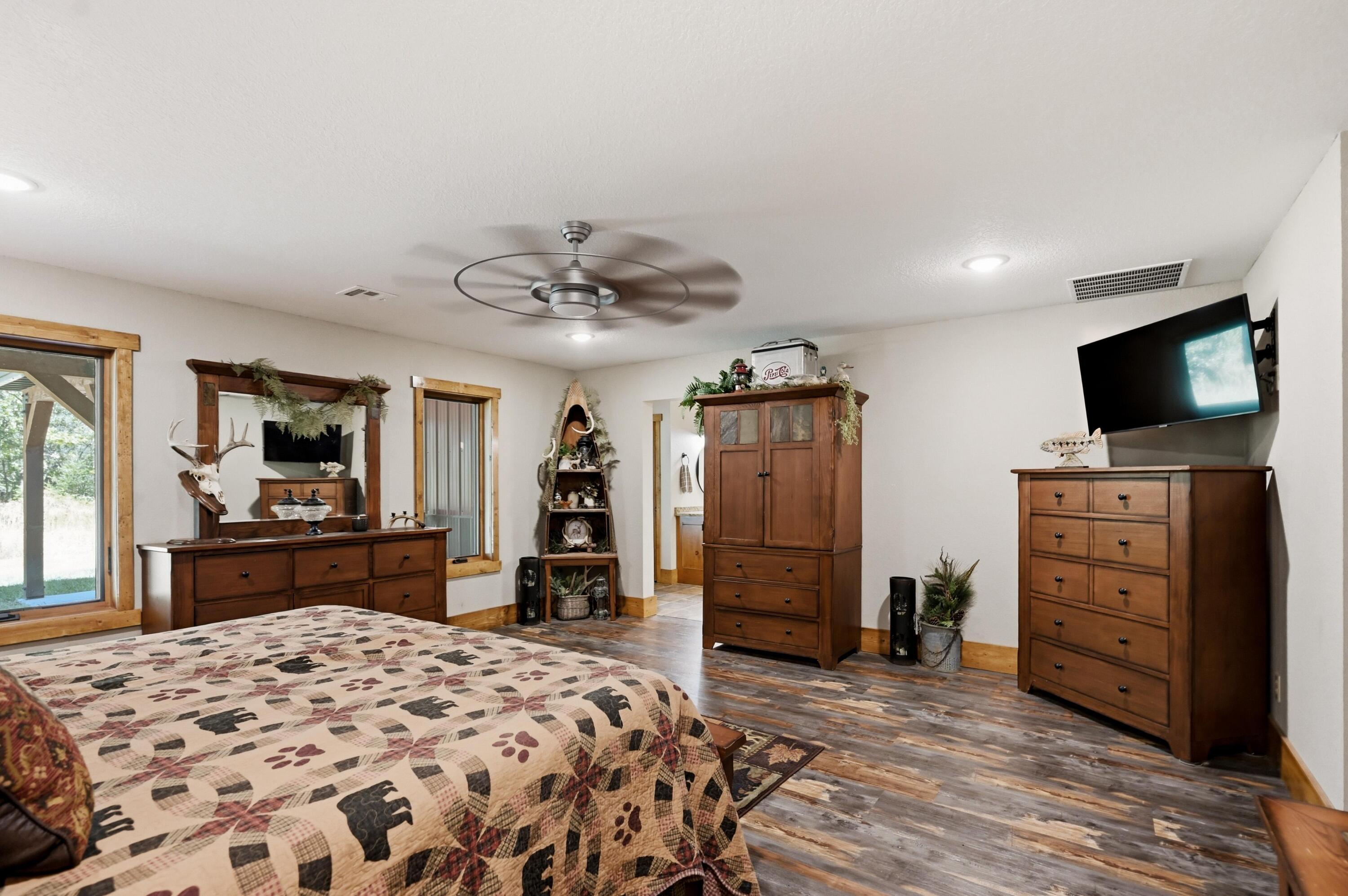 8309 Nighthawk Road Property Photo 20
