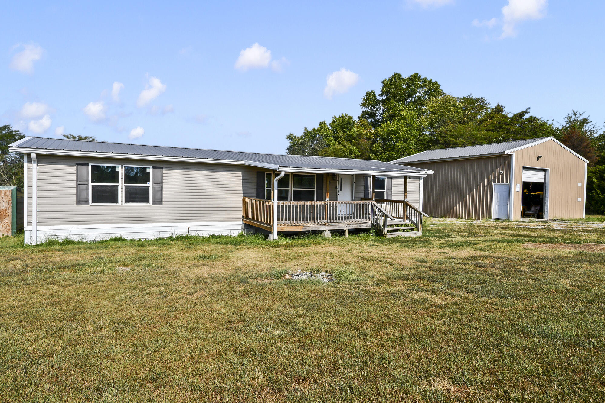 130 Maple Drive Property Photo 3