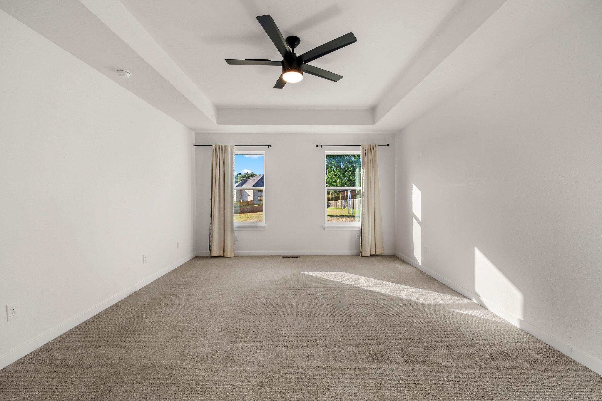 1365 West Gaslight Drive Property Photo 17
