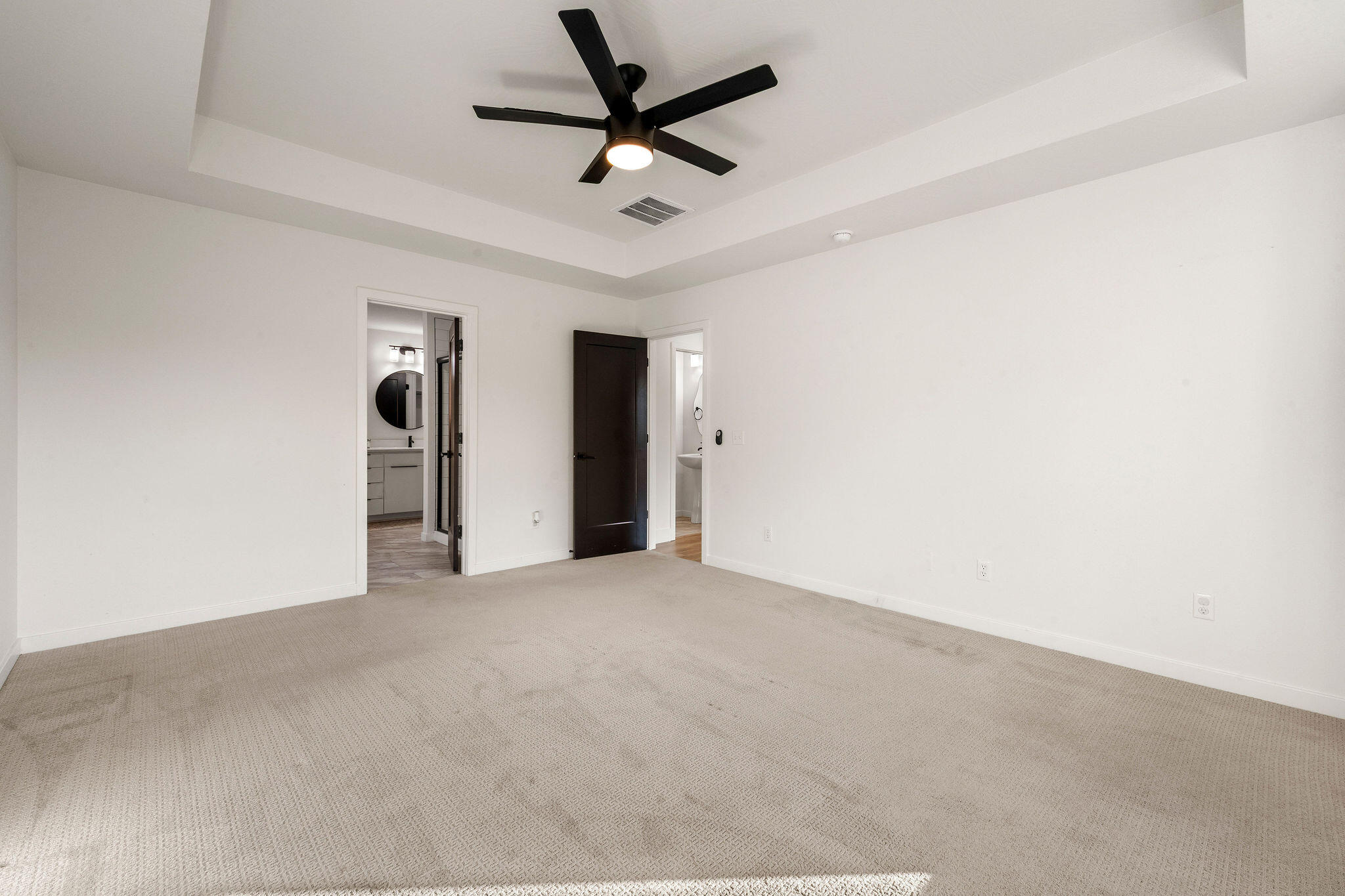 1365 West Gaslight Drive Property Photo 19