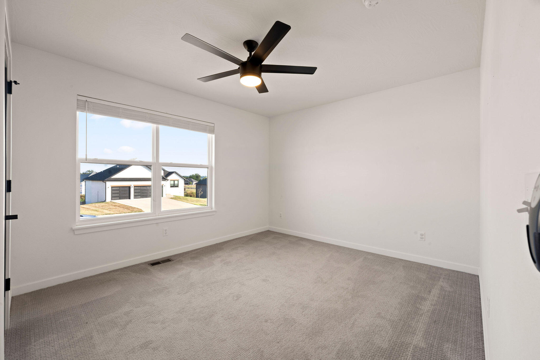 1365 West Gaslight Drive Property Photo 28