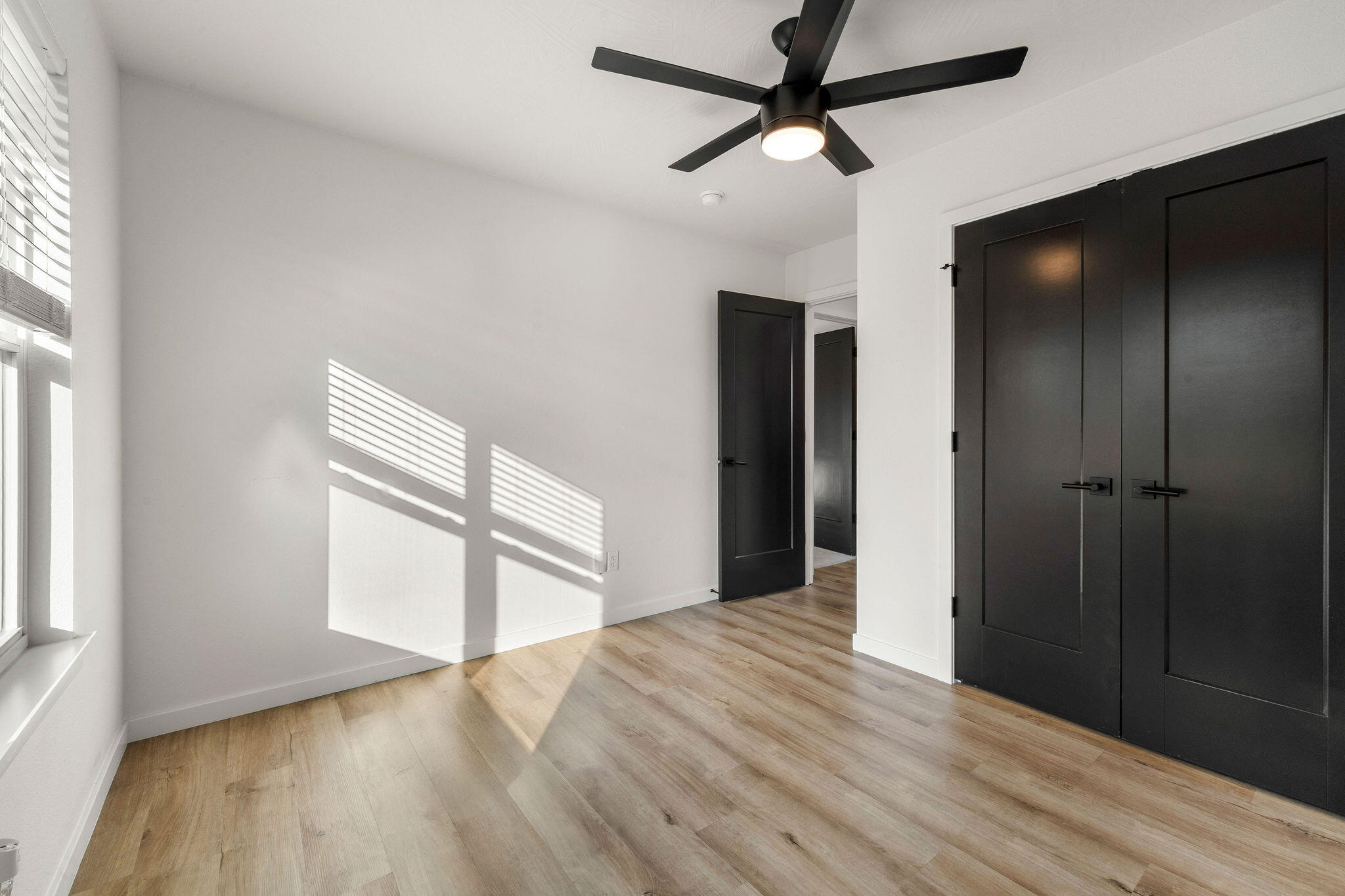 1365 West Gaslight Drive Property Photo 31