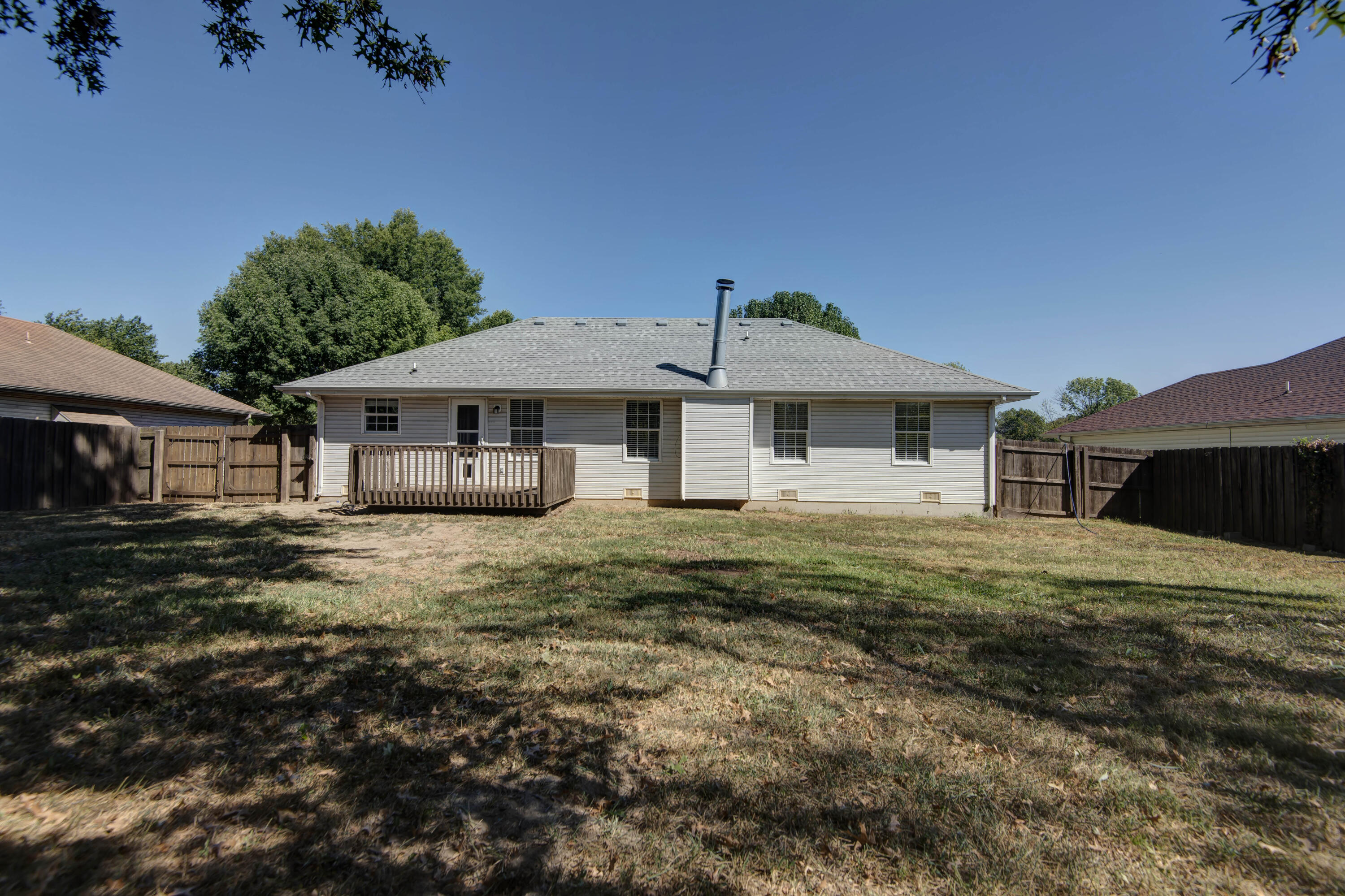 210 East Robin Road Property Photo 23