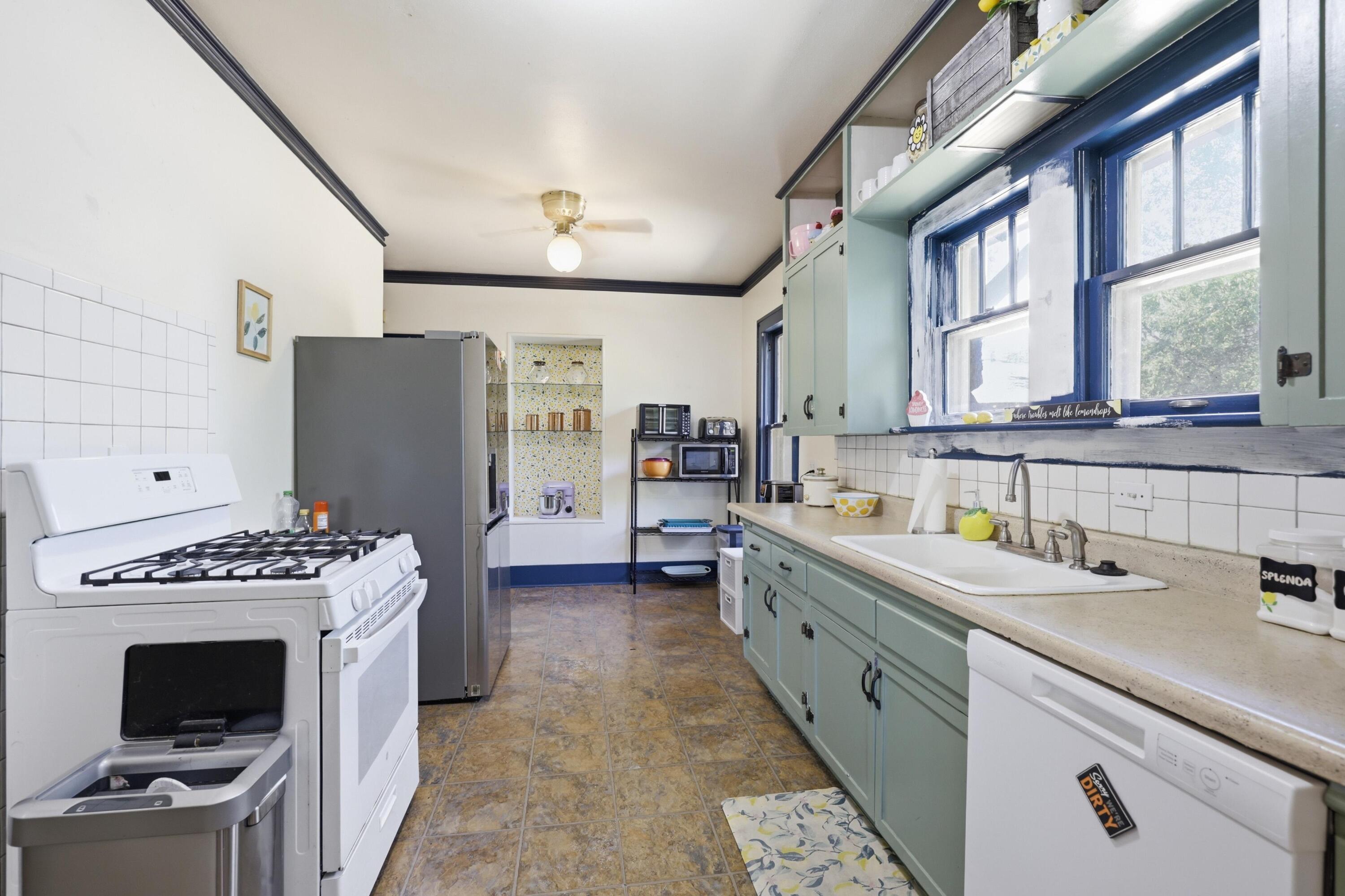 616 North Wall Avenue Property Photo 8