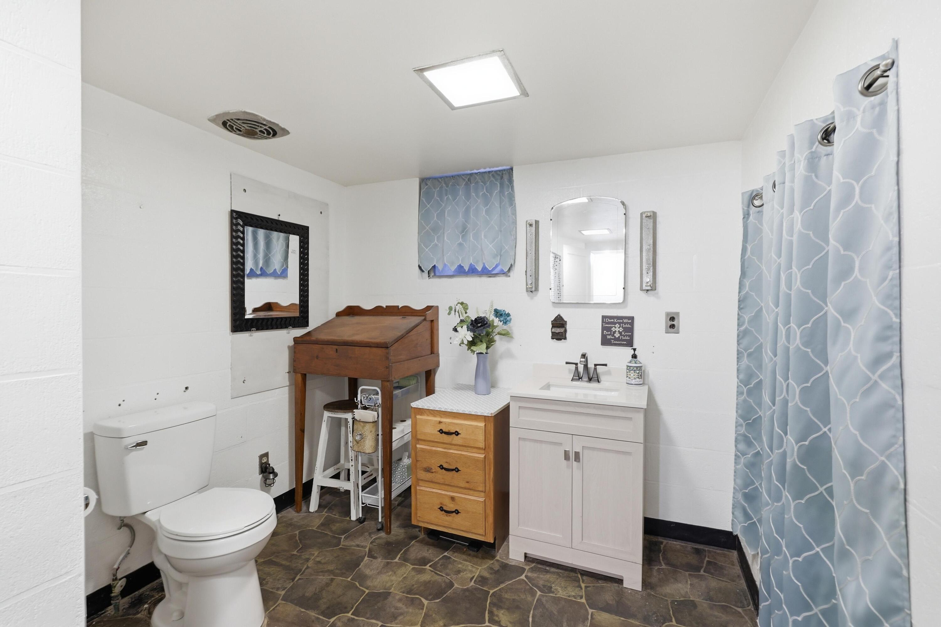 616 North Wall Avenue Property Photo 16