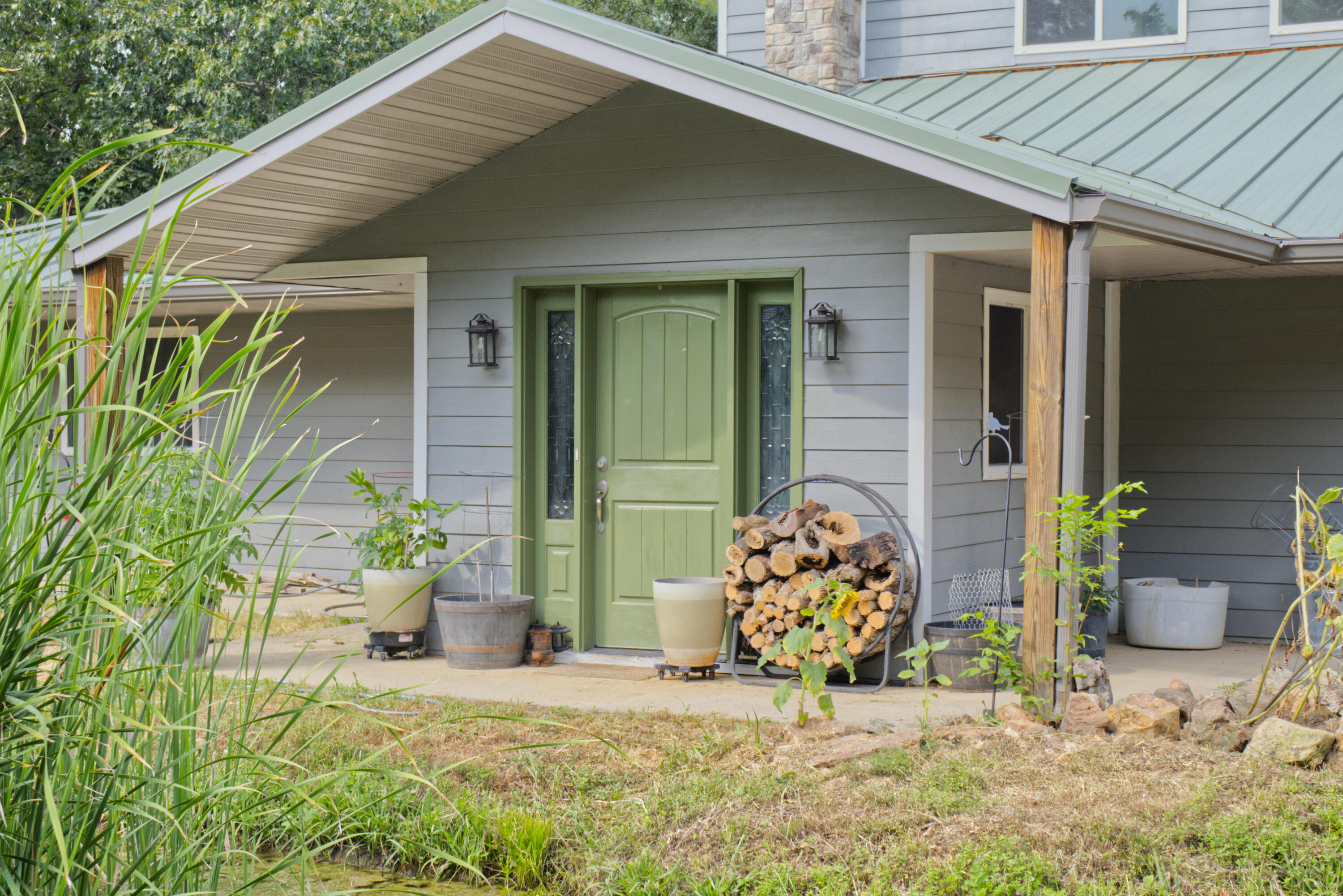 25980 Hermit Road Property Photo 3