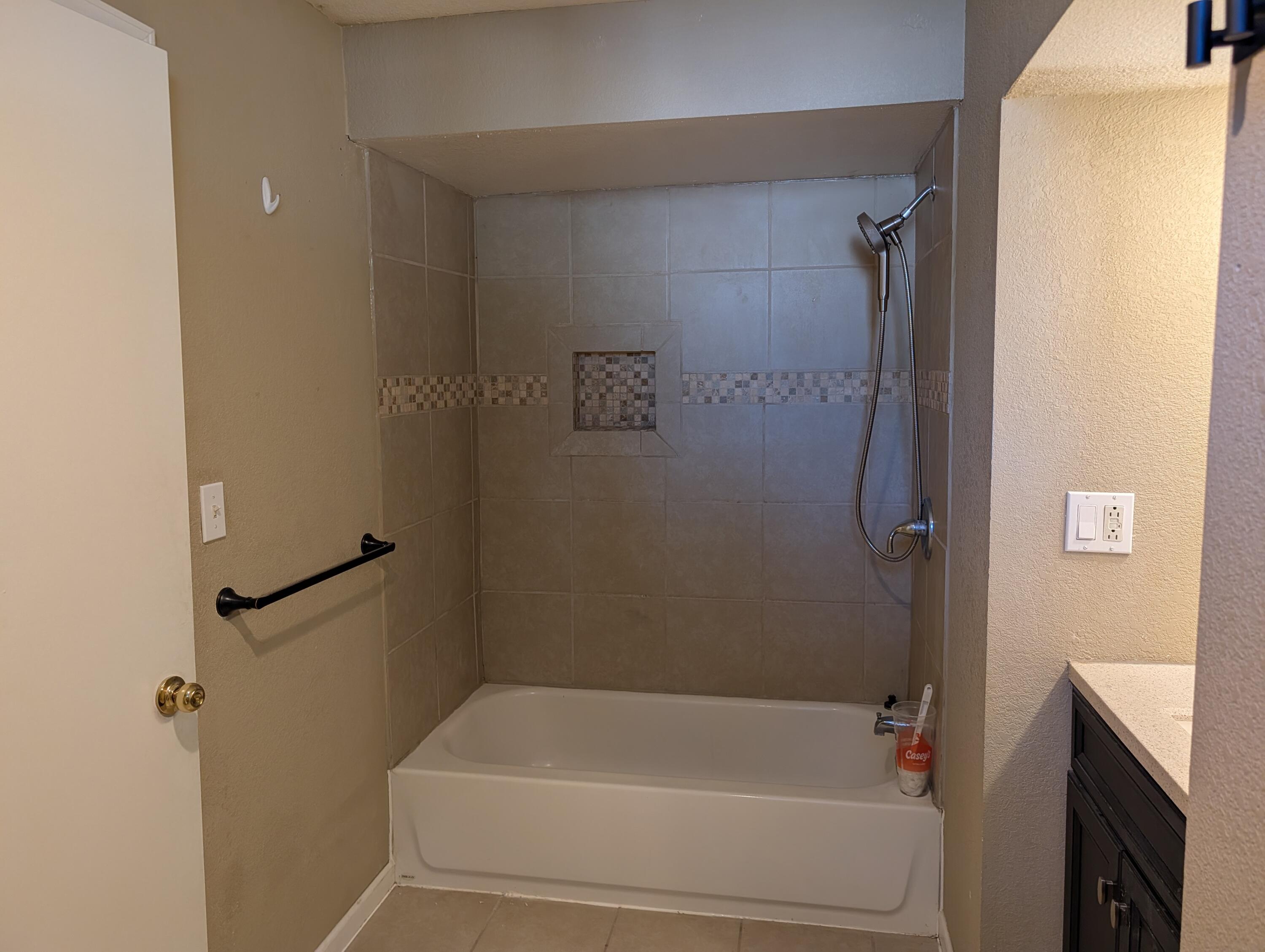 1001 East Chestnut Street Property Photo 14