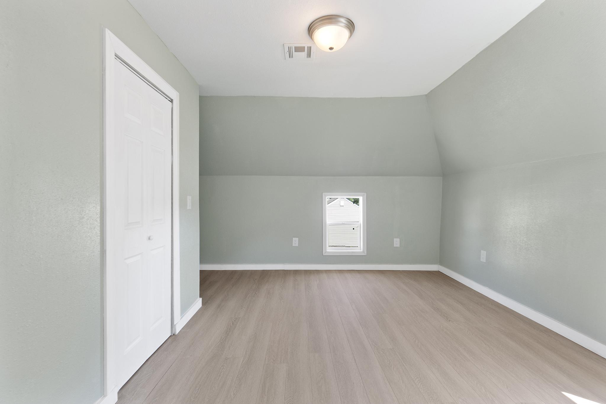 1003 South Fulton Street Property Photo 8