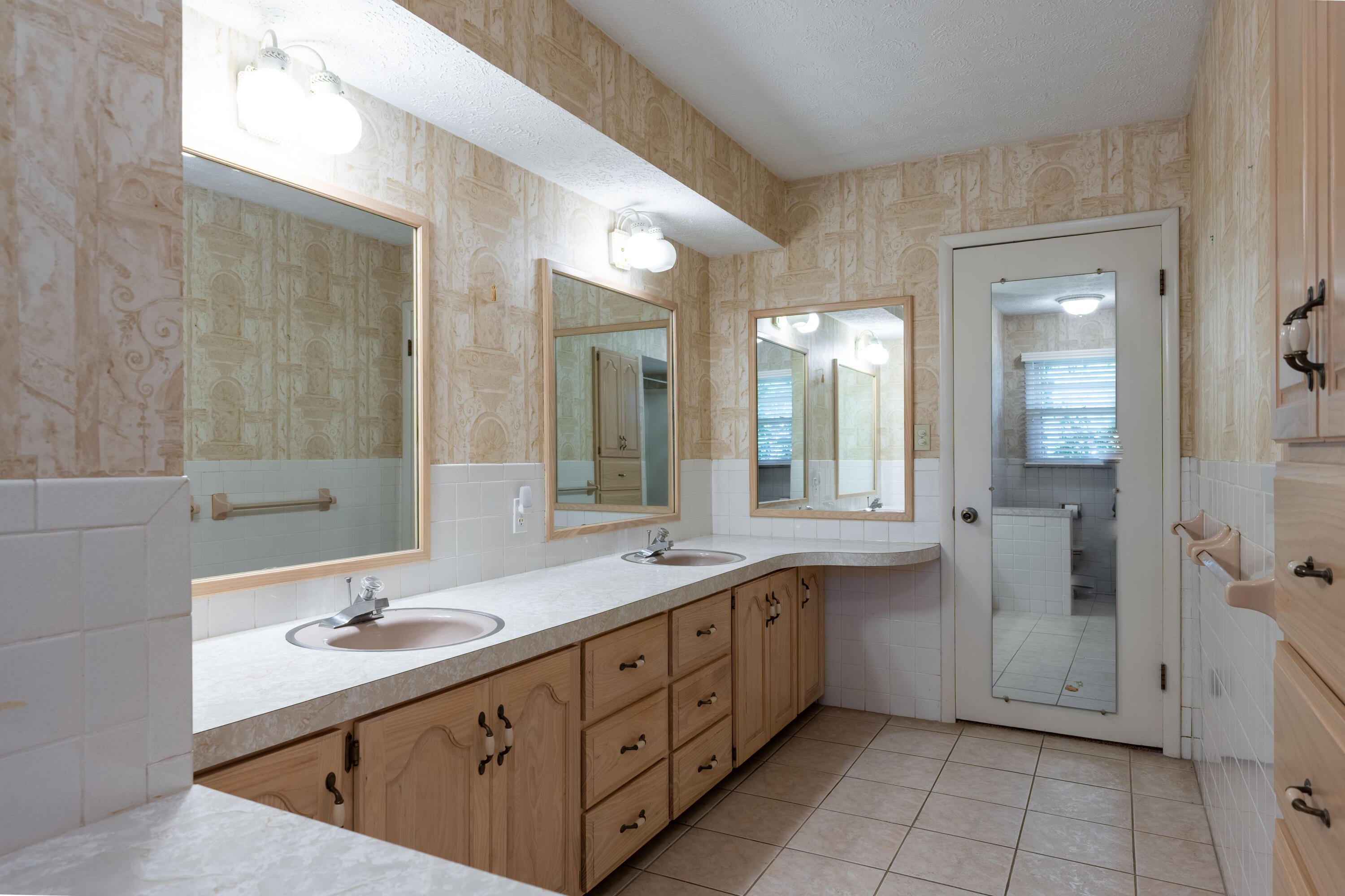 4008 West Grimes Street Property Photo 21