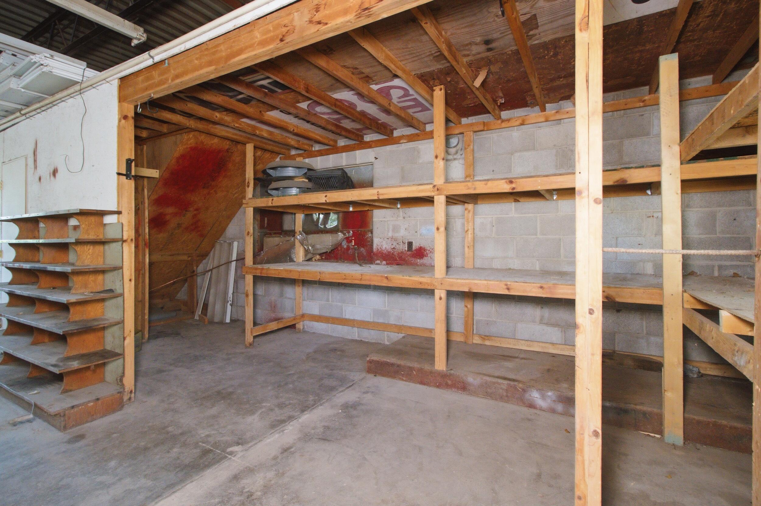 902 South Hill Street Property Photo 15
