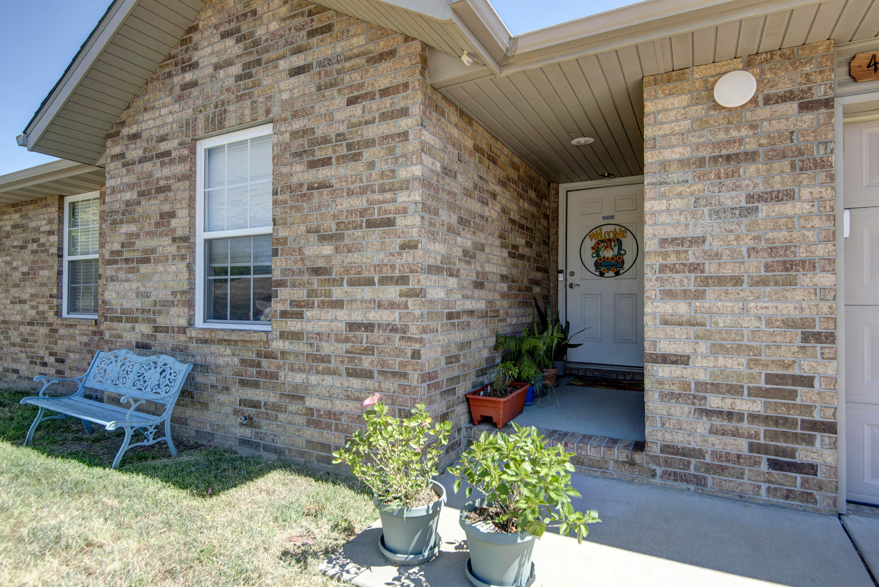 4010 North Mead Drive Property Photo 2