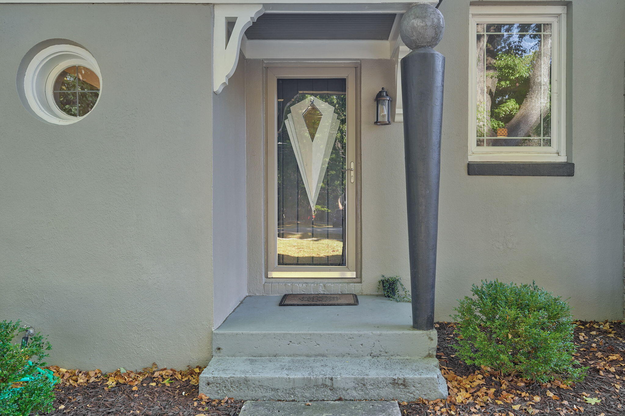 2042 South Holland Avenue Property Photo 5