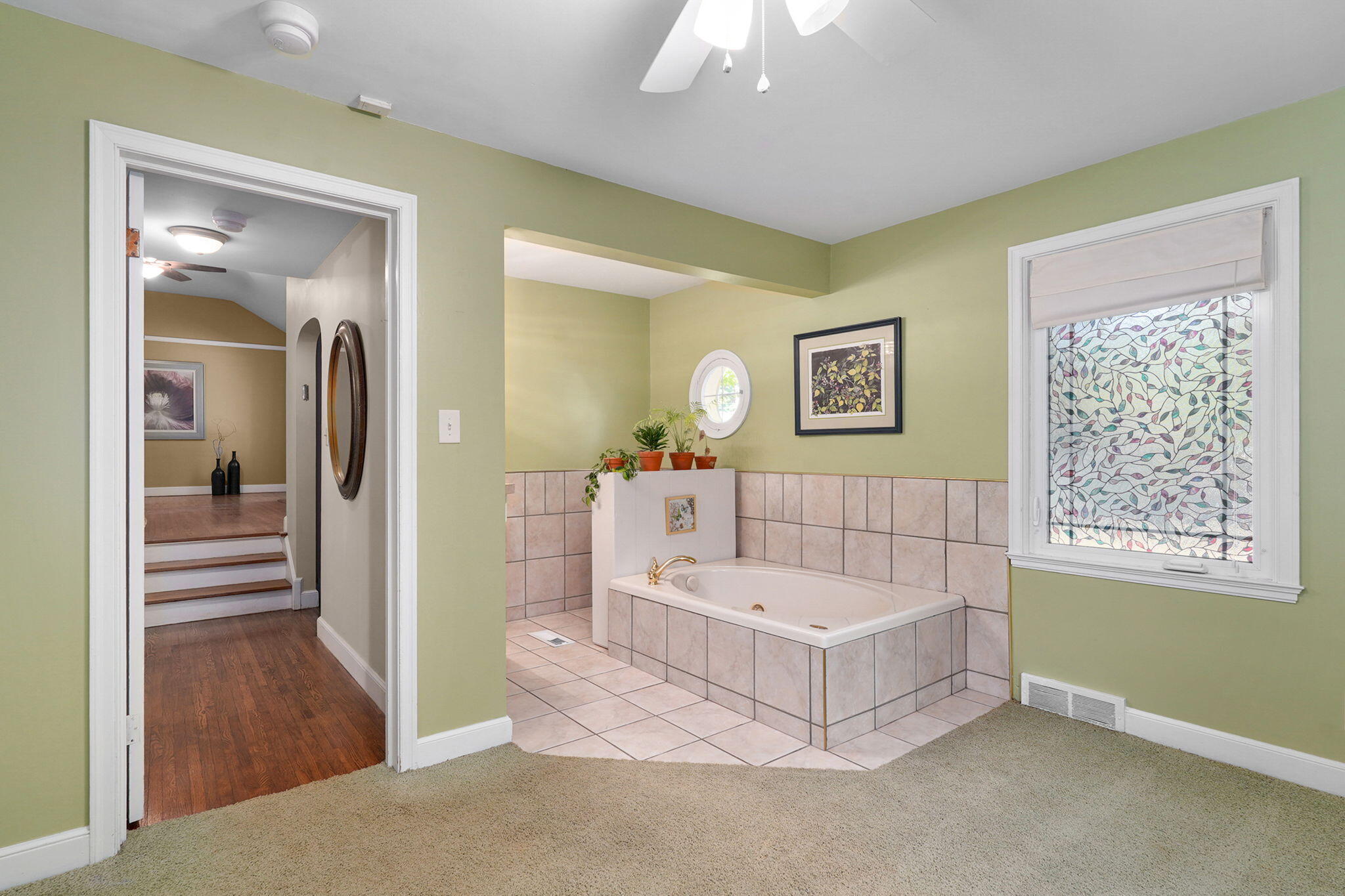 2042 South Holland Avenue Property Photo 14