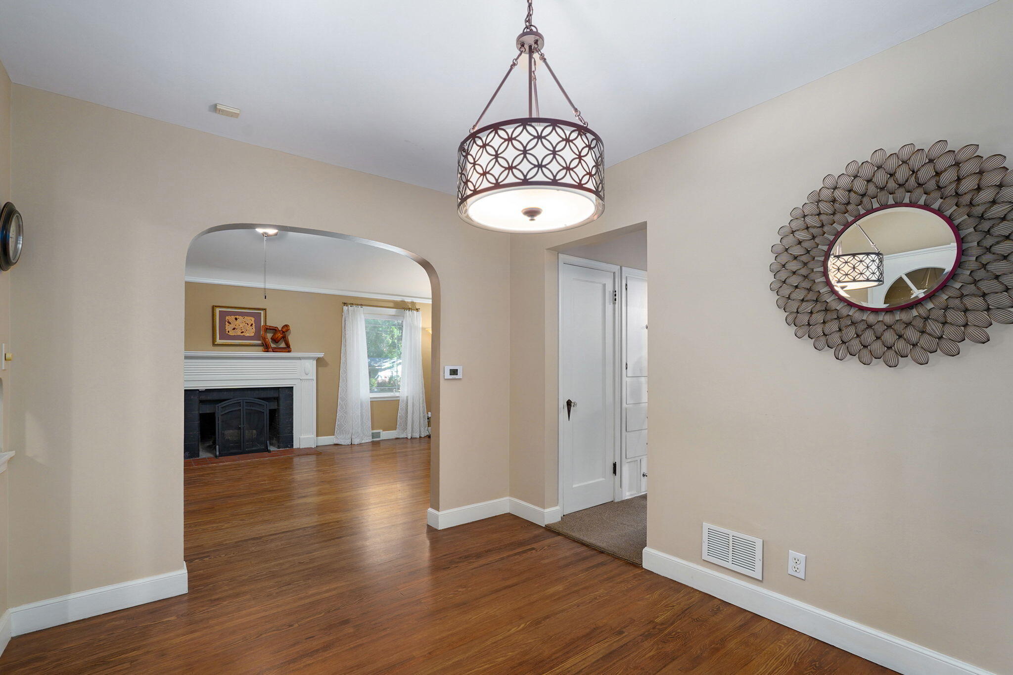 2042 South Holland Avenue Property Photo 21