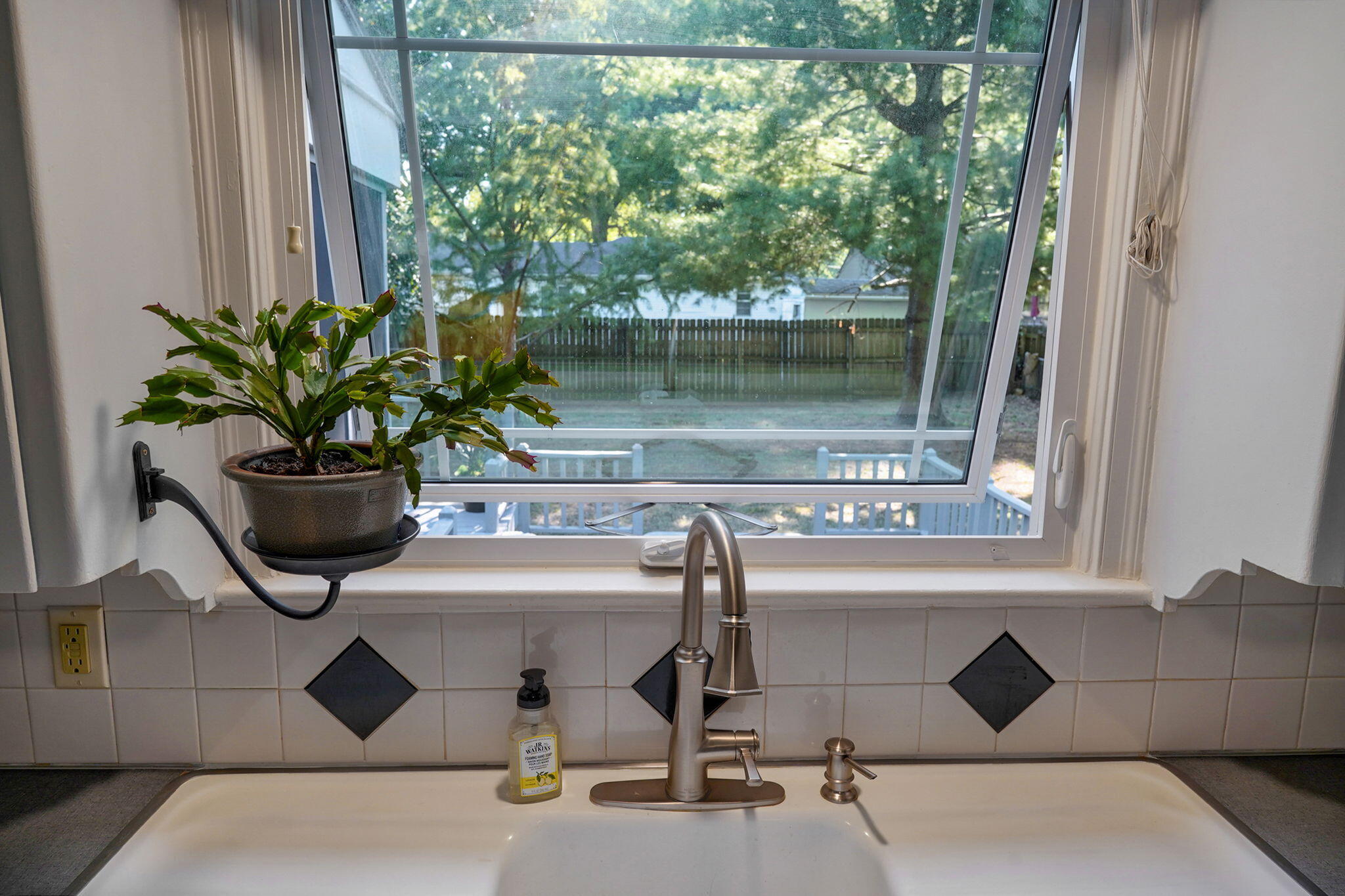 2042 South Holland Avenue Property Photo 26