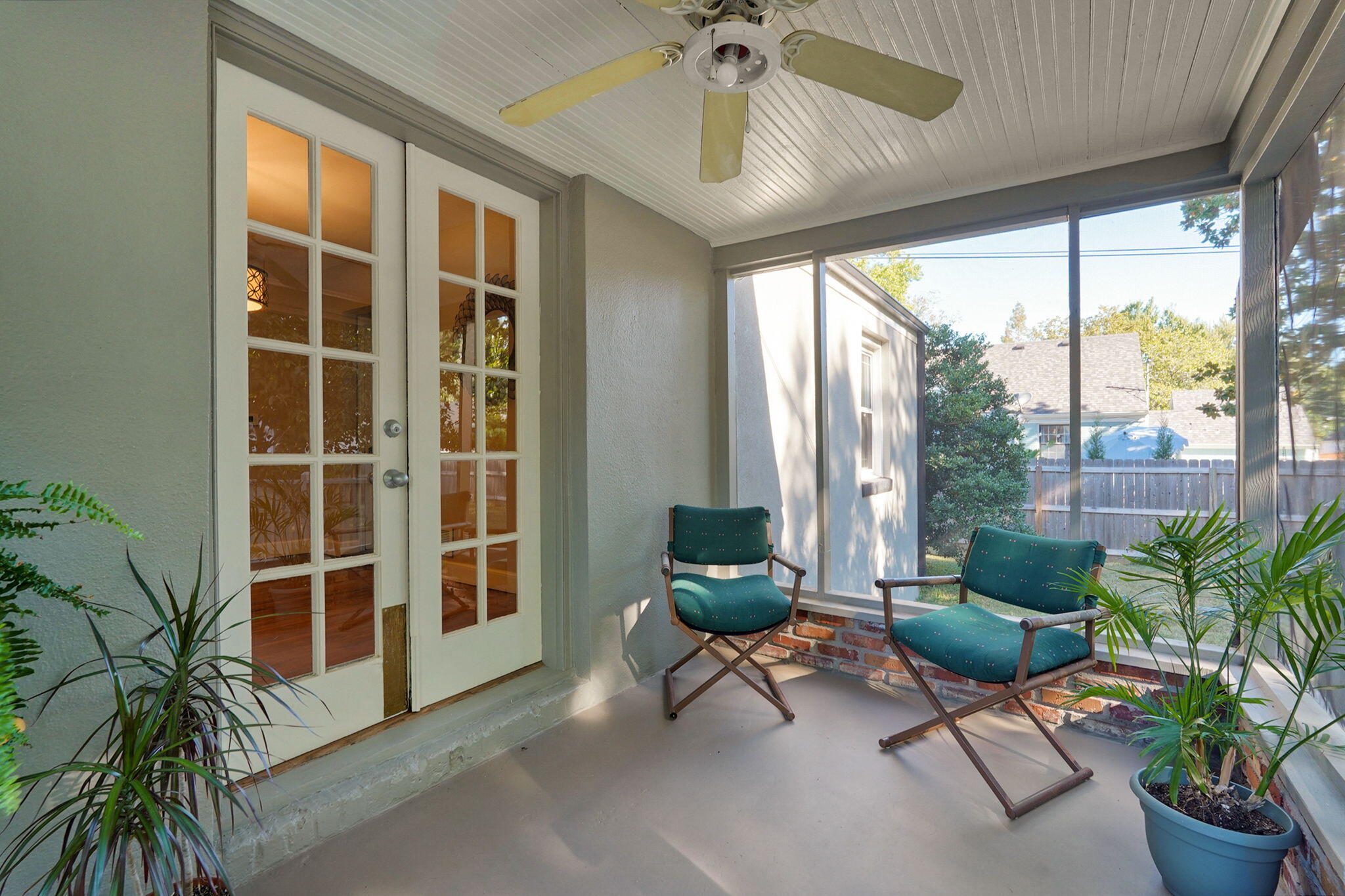 2042 South Holland Avenue Property Photo 34