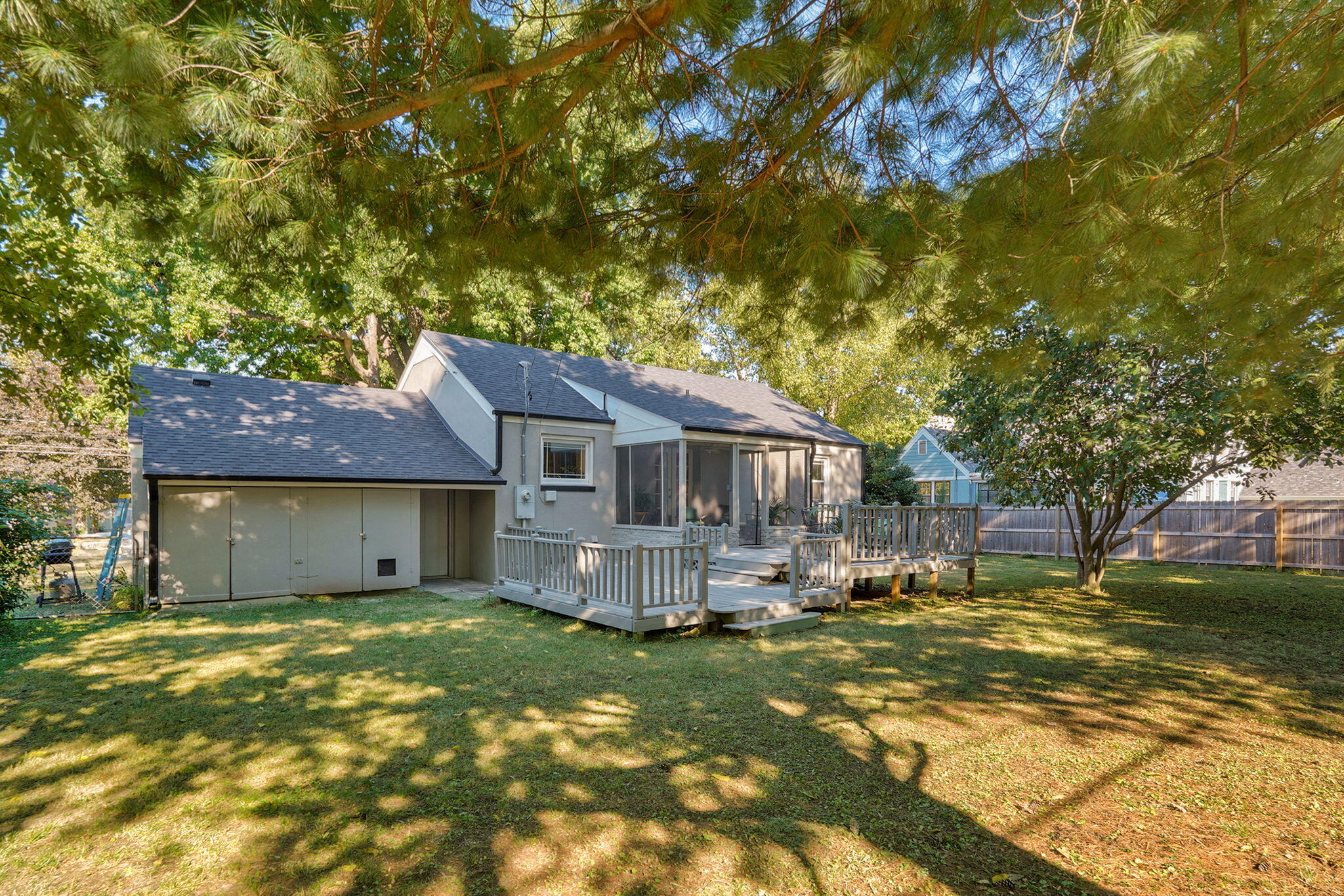 2042 South Holland Avenue Property Photo 39