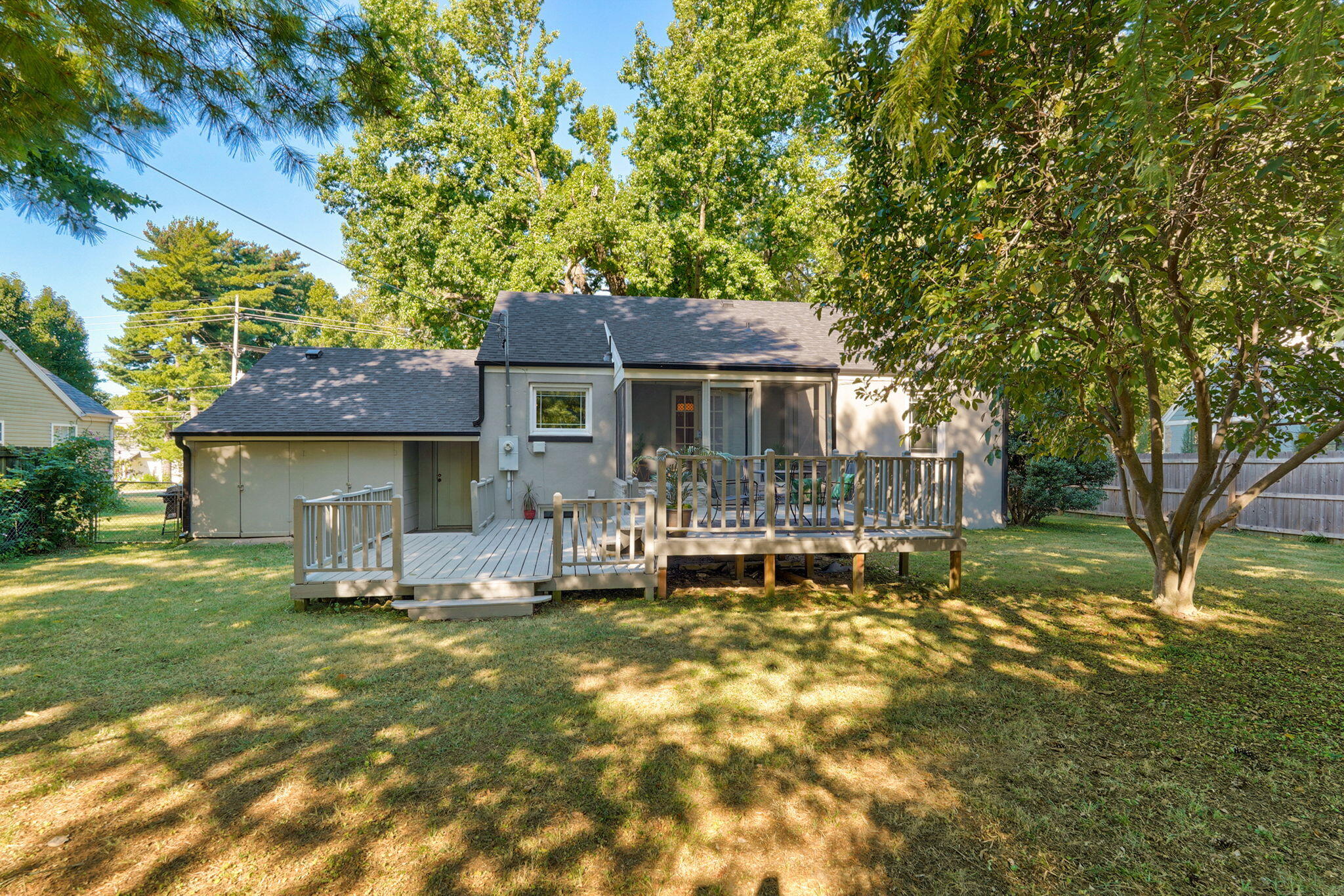 2042 South Holland Avenue Property Photo 42