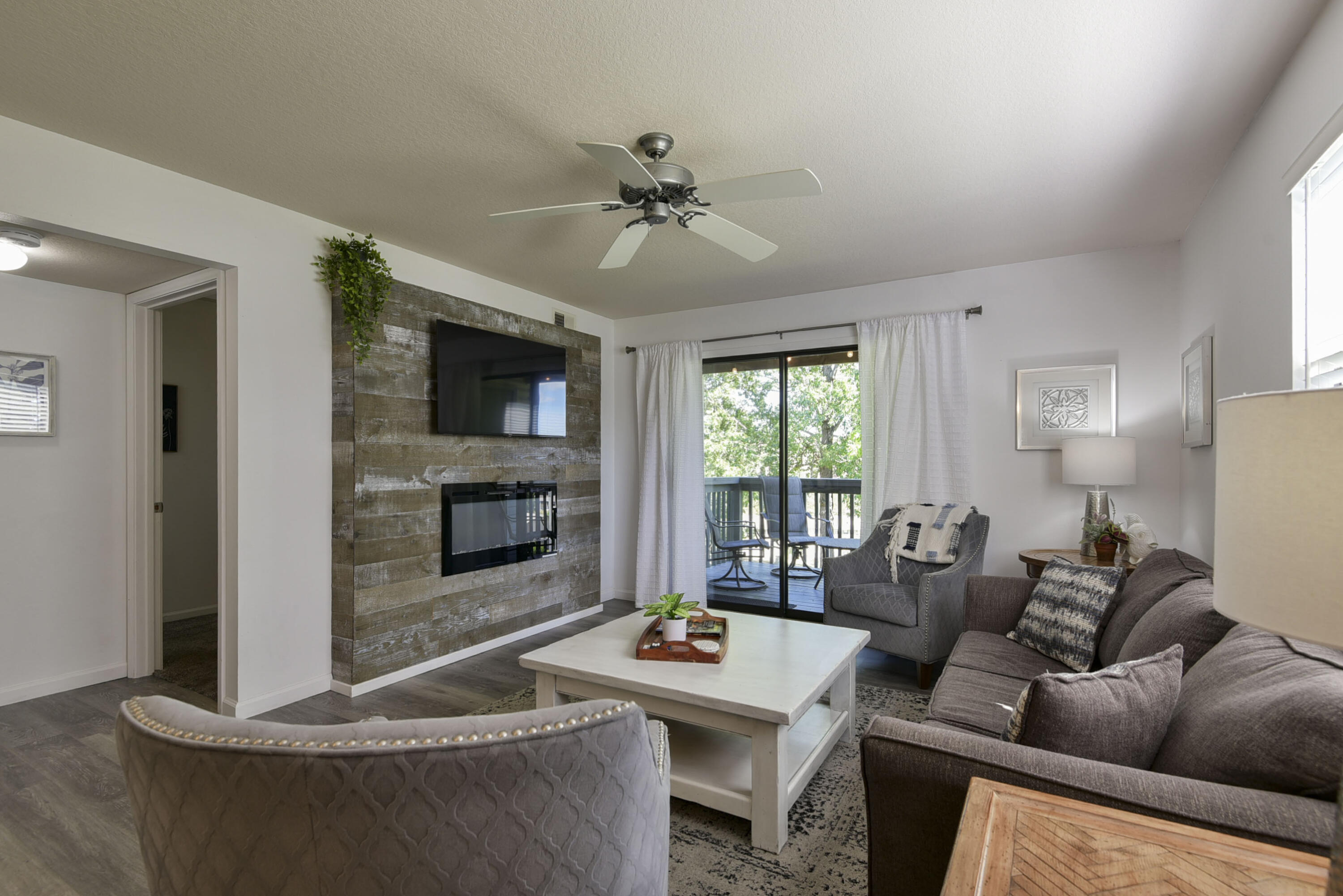 186 Bunker Ridge Drive Apt 8 Property Photo 1