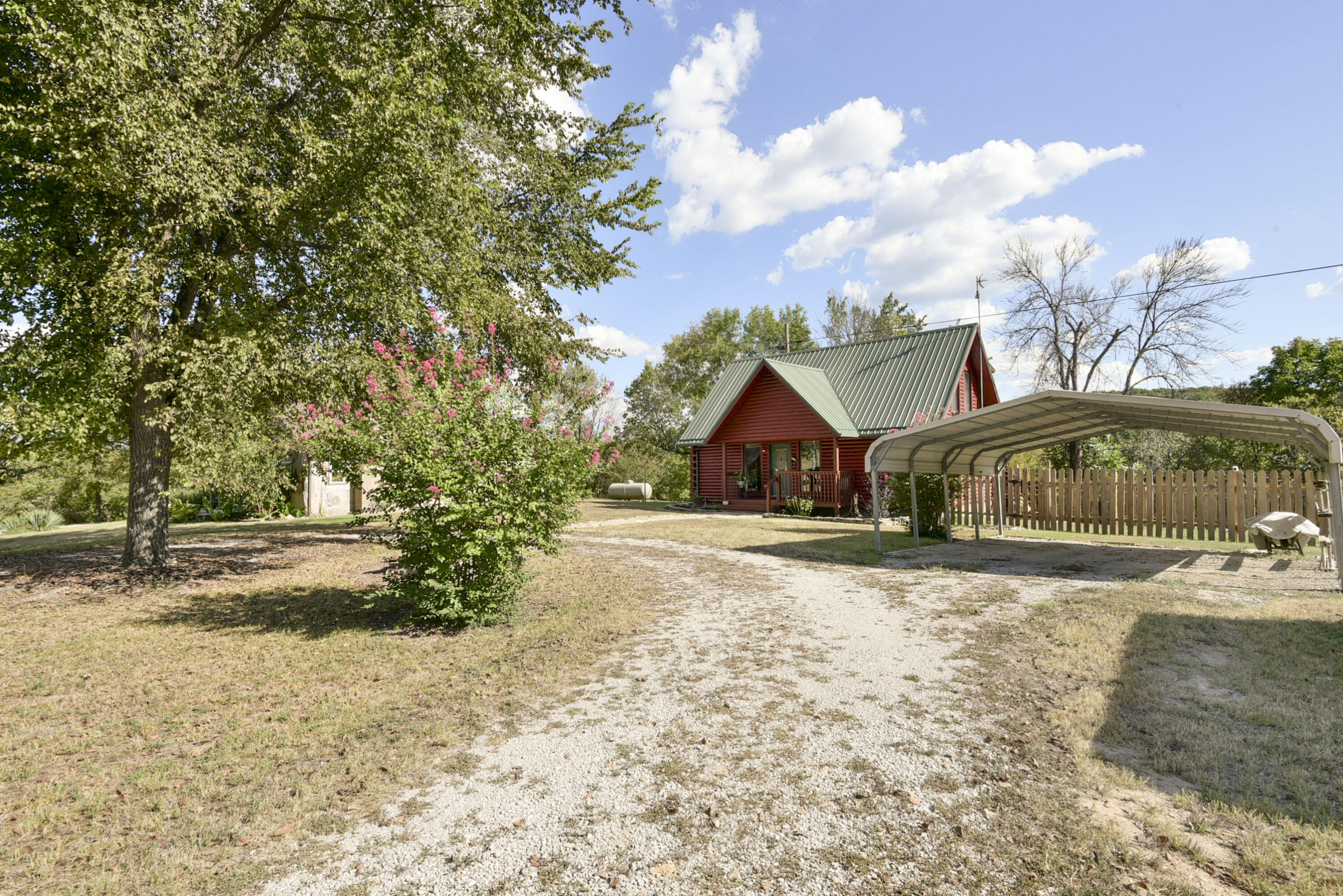 18715 Fr 2285 Property Photo 2