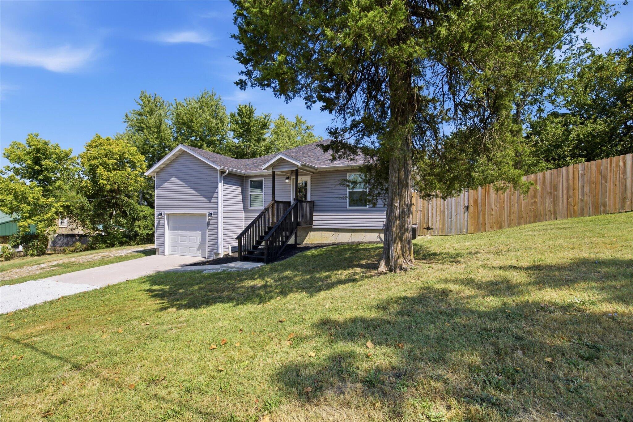 616 East Jordan Street Property Photo 4