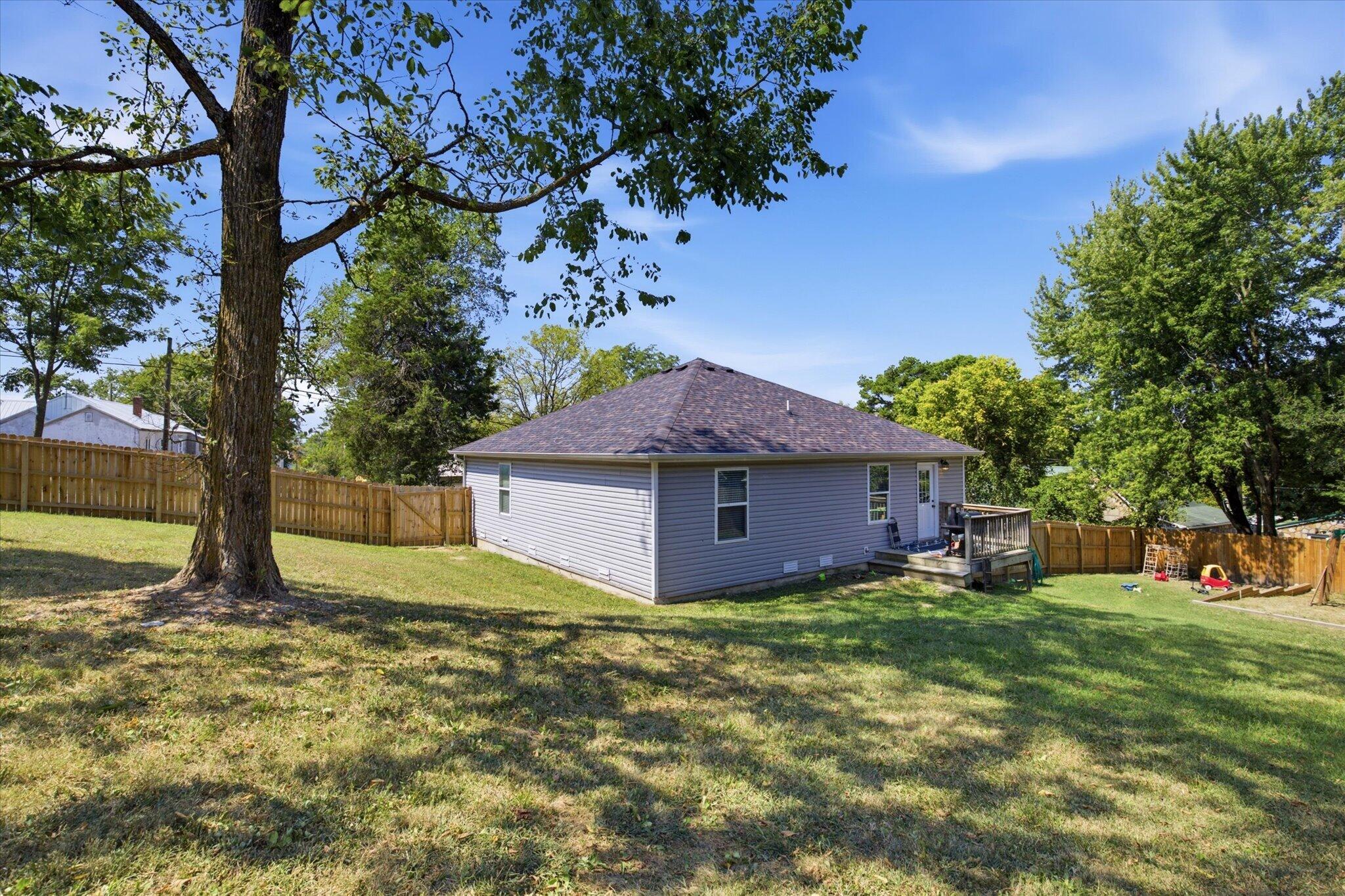 616 East Jordan Street Property Photo 23