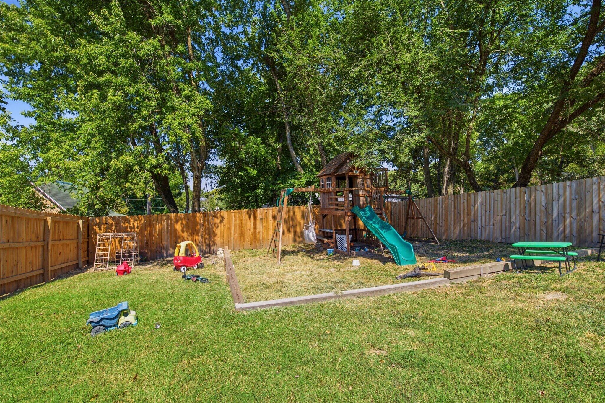 616 East Jordan Street Property Photo 26
