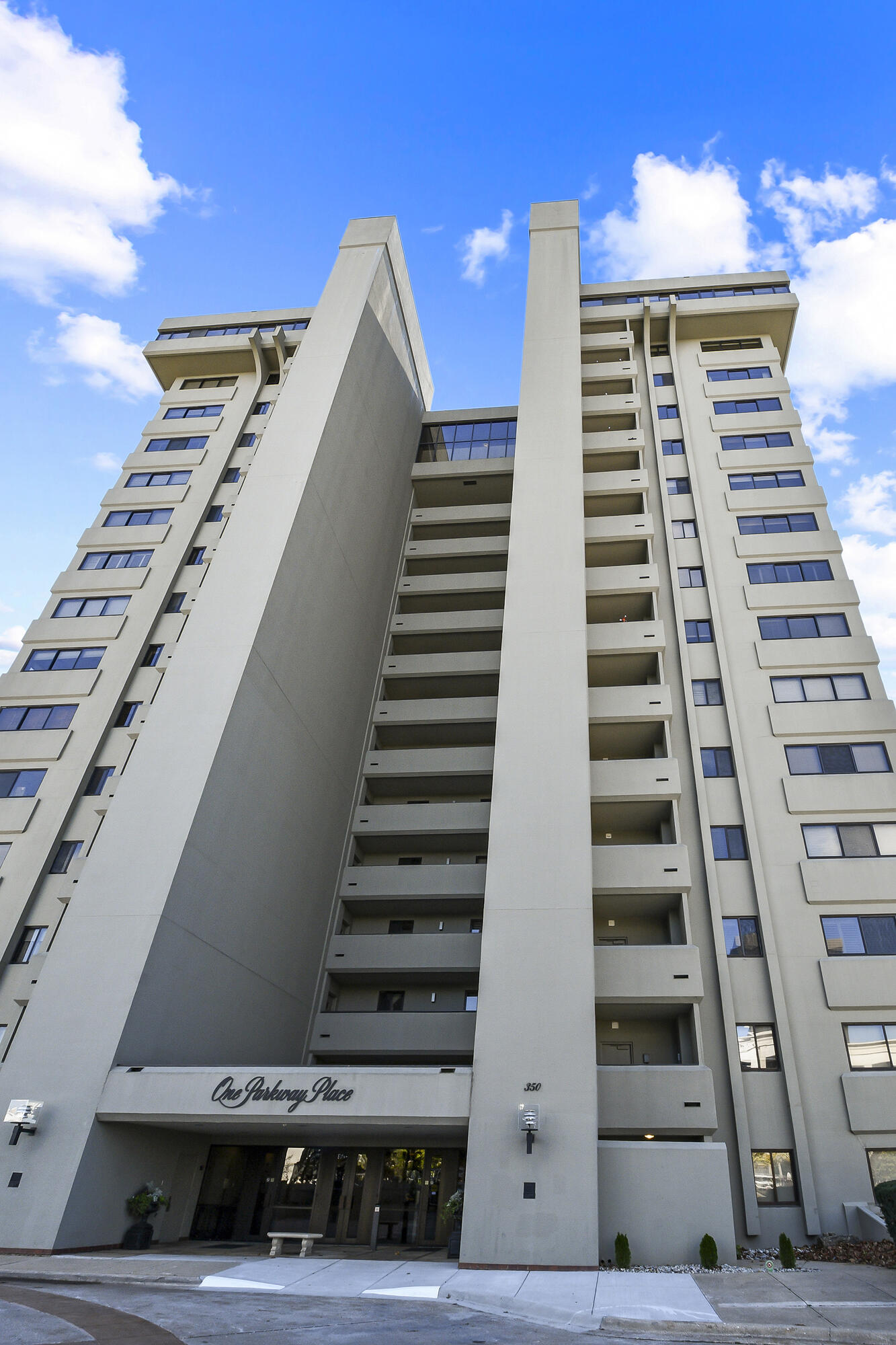350 South John Q Hammons Parkway 7-b Property Photo 29