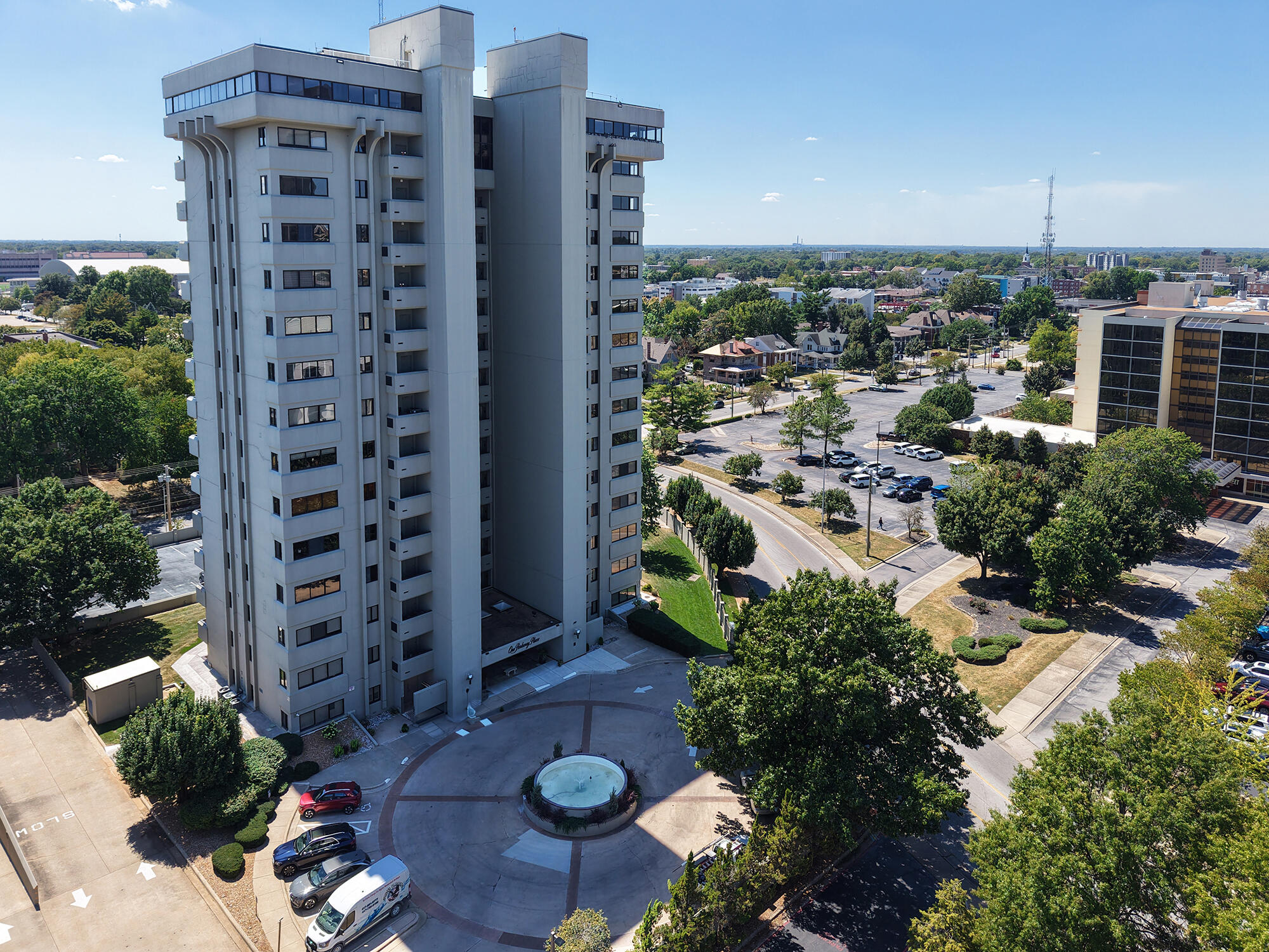 350 South John Q Hammons Parkway 7-b Property Photo 31