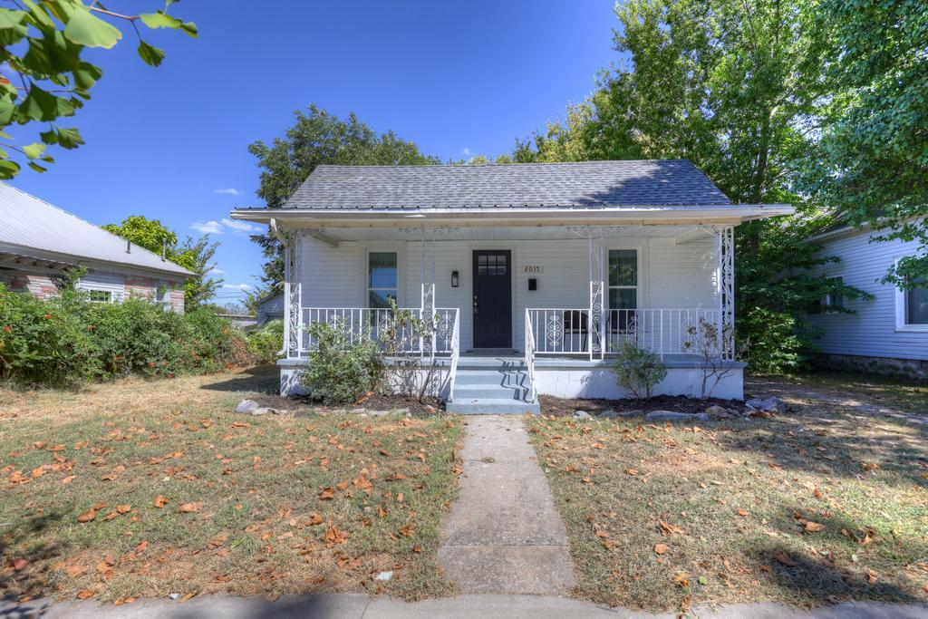 2017 South Pearl Avenue Property Photo 1