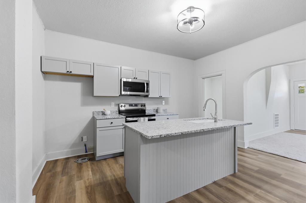 2017 South Pearl Avenue Property Photo 8