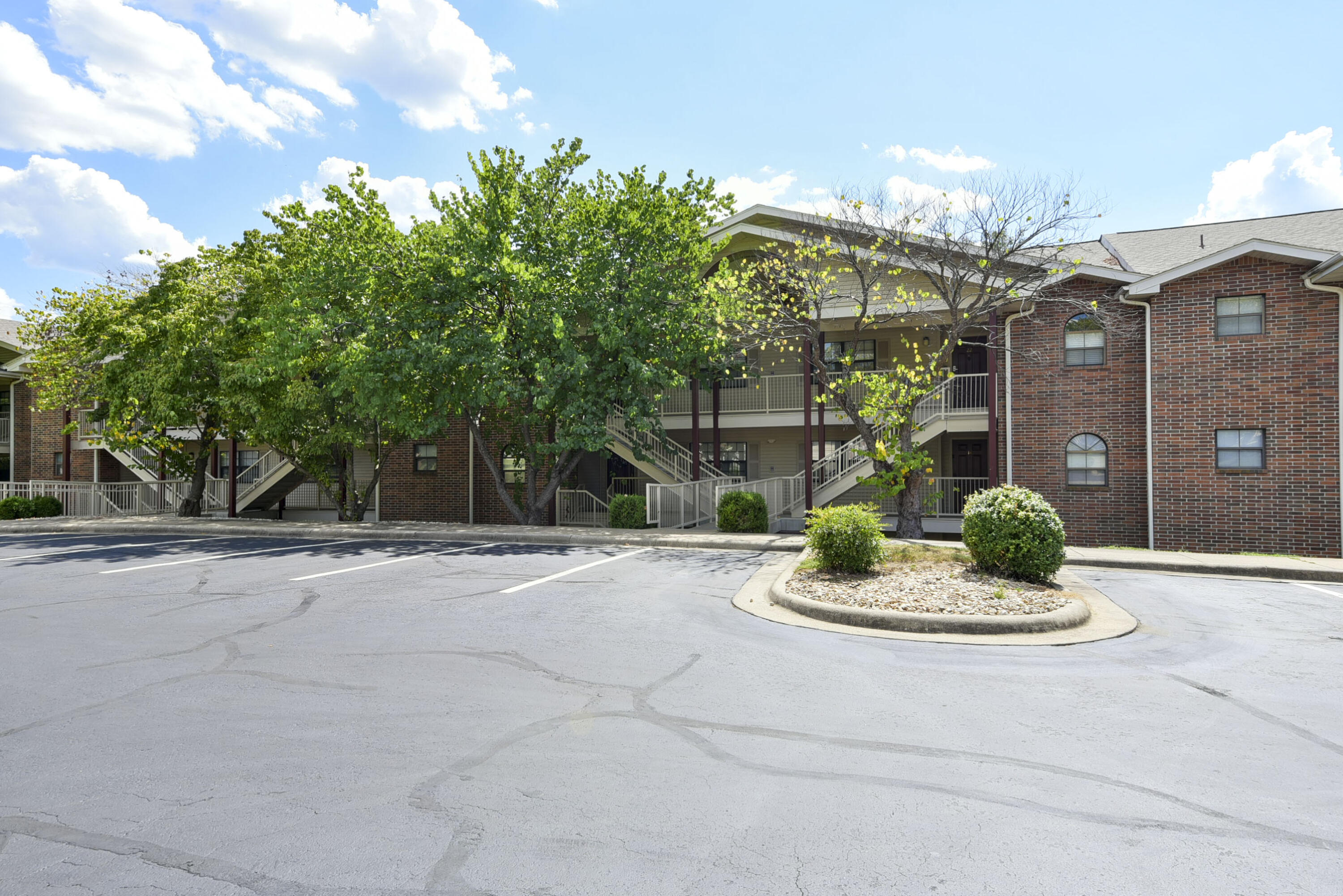 350 South Wildwood Drive Apt E6 Property Photo 2