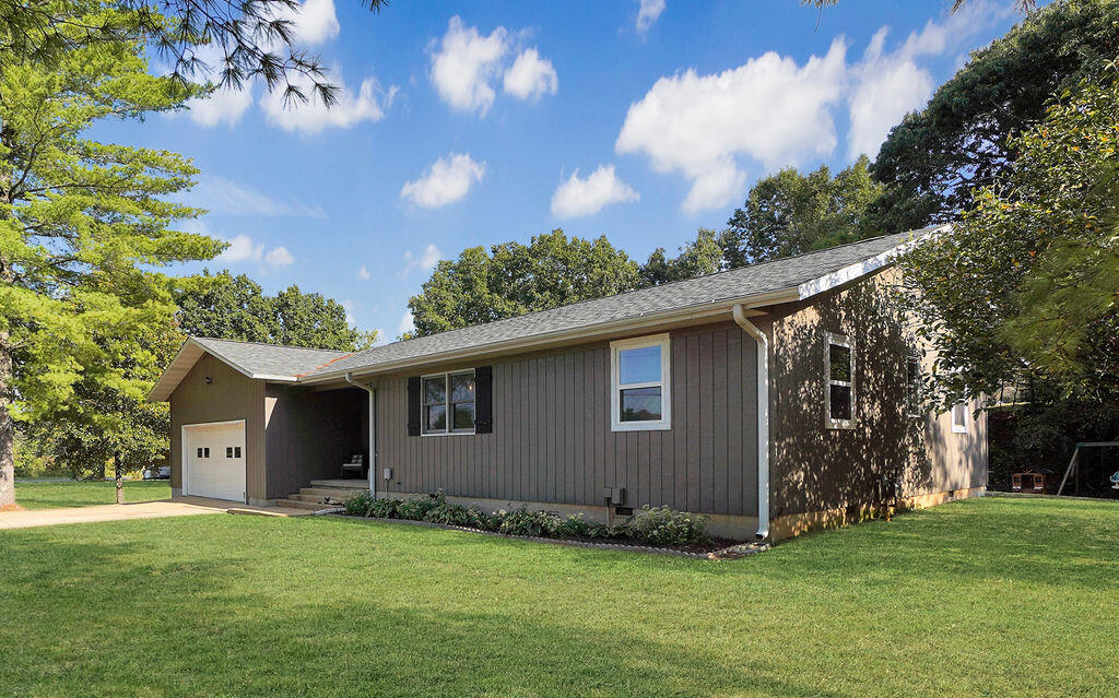1348 Hickory Hills Drive Property Photo 3
