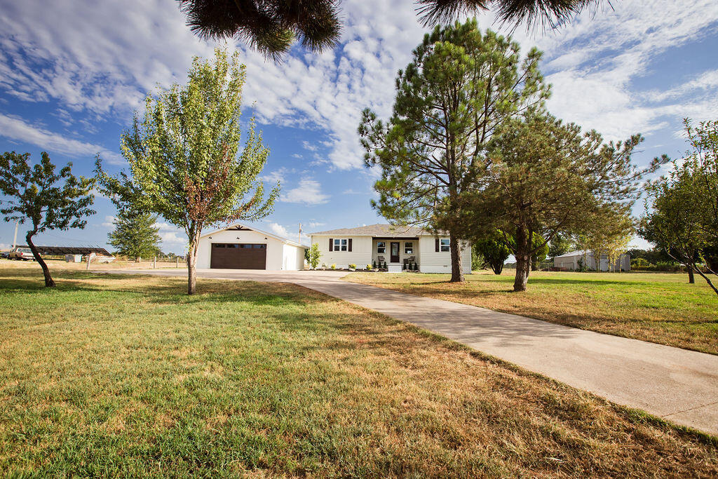 19307 Norway Road Property Photo 2
