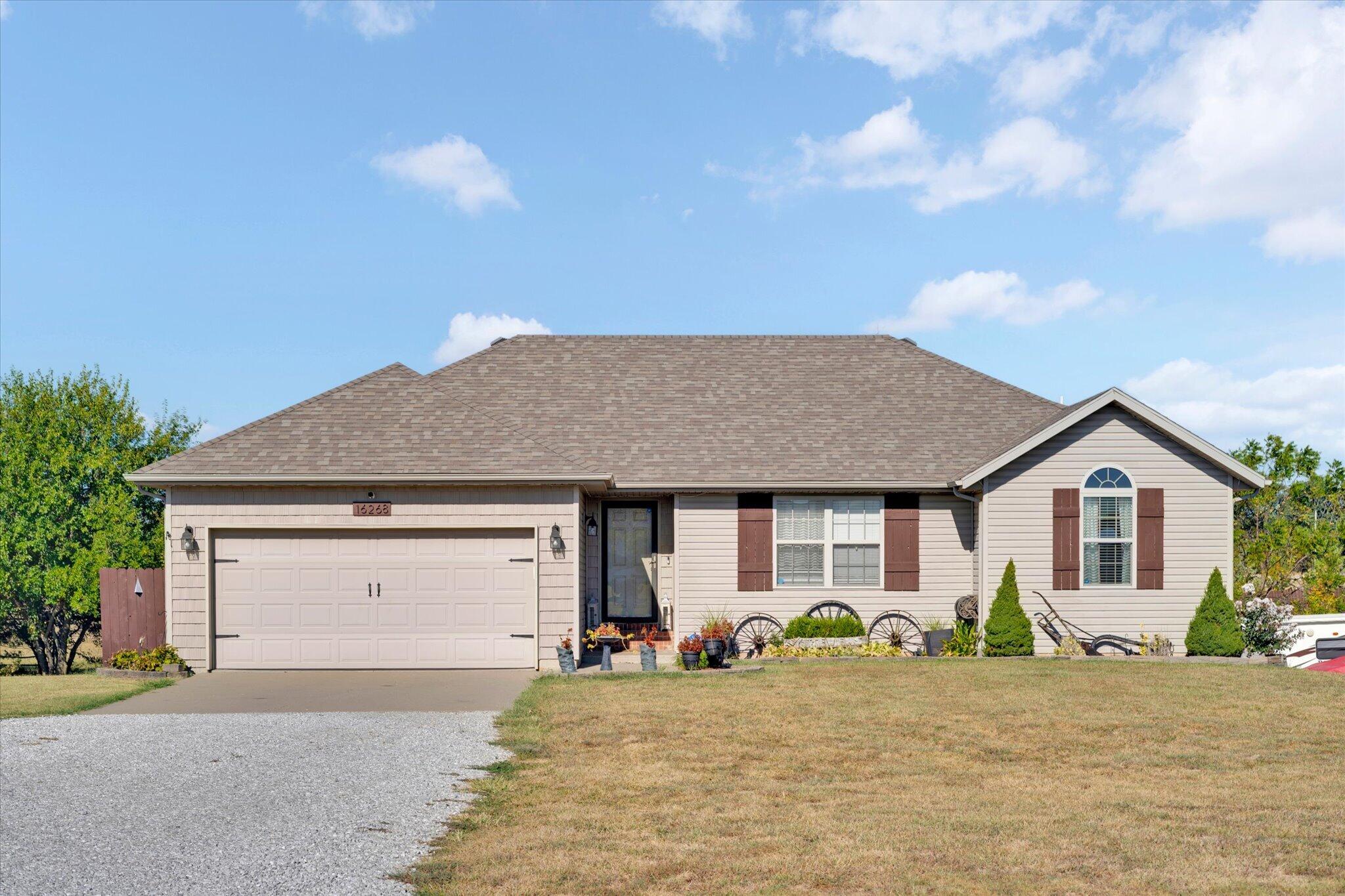 16268 Lawrence 1242 Property Photo 3