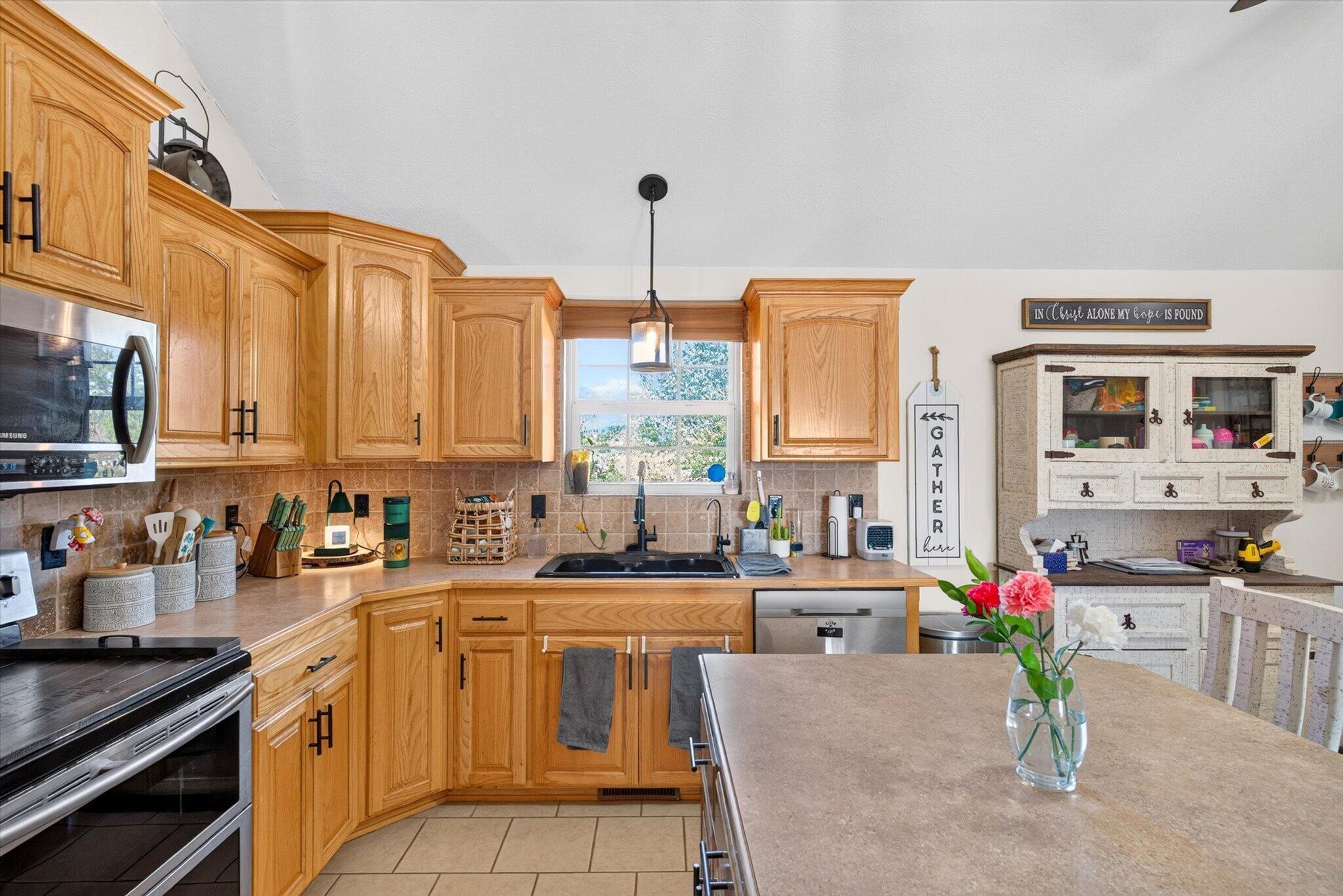16268 Lawrence 1242 Property Photo 12